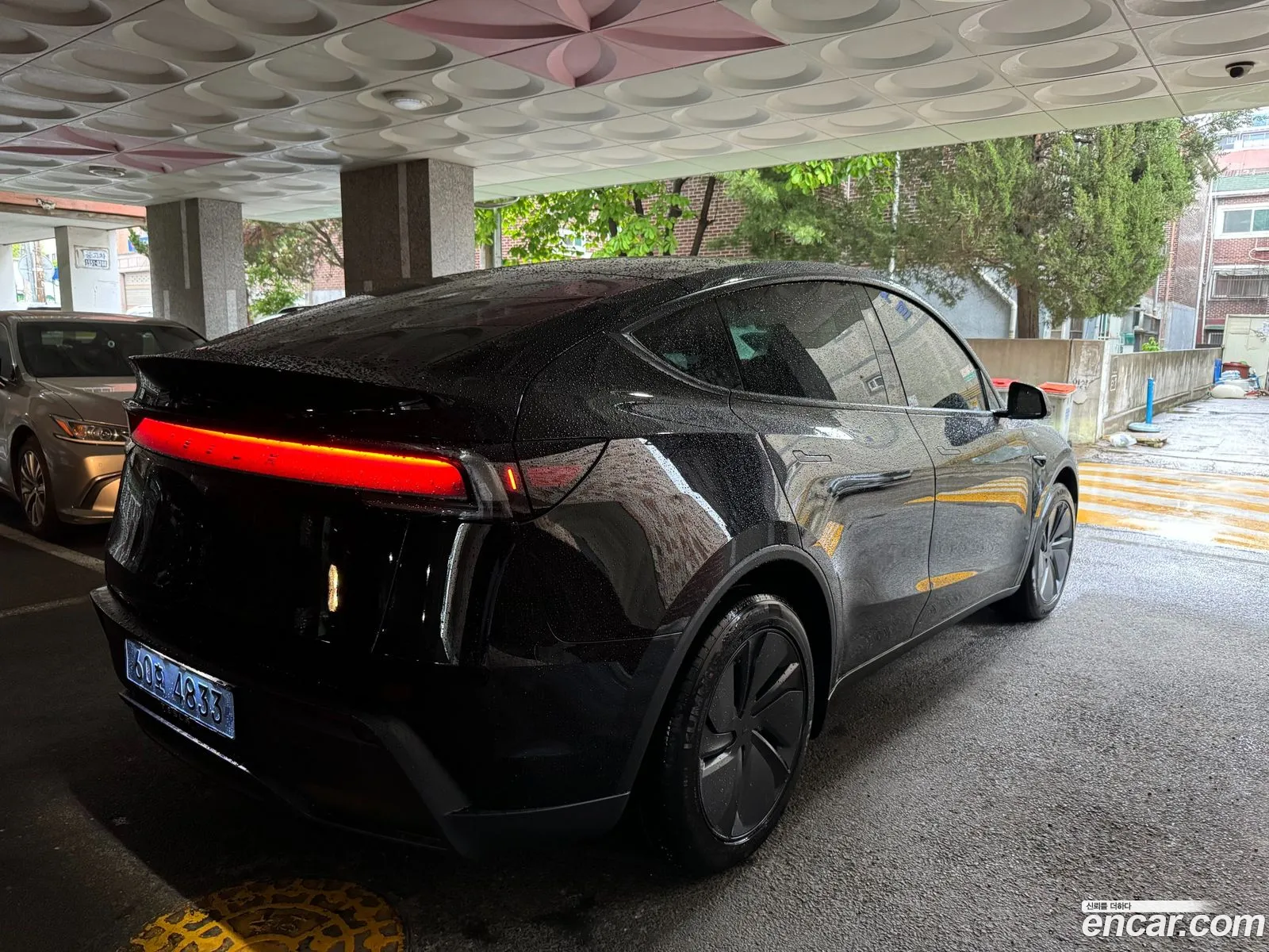 Tesla Model Y 2026 — 11