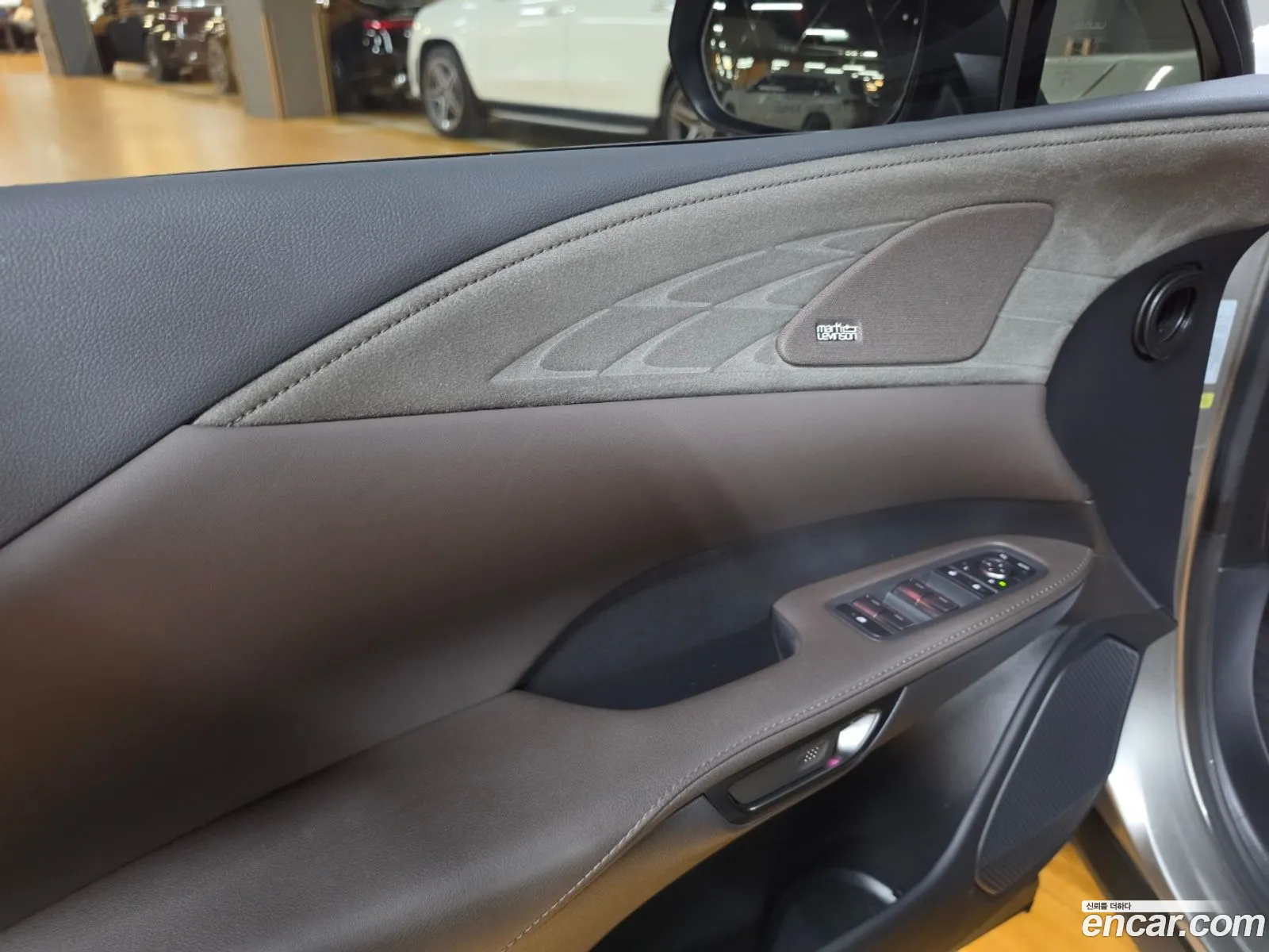 Lexus RX350h 2023 — 14
