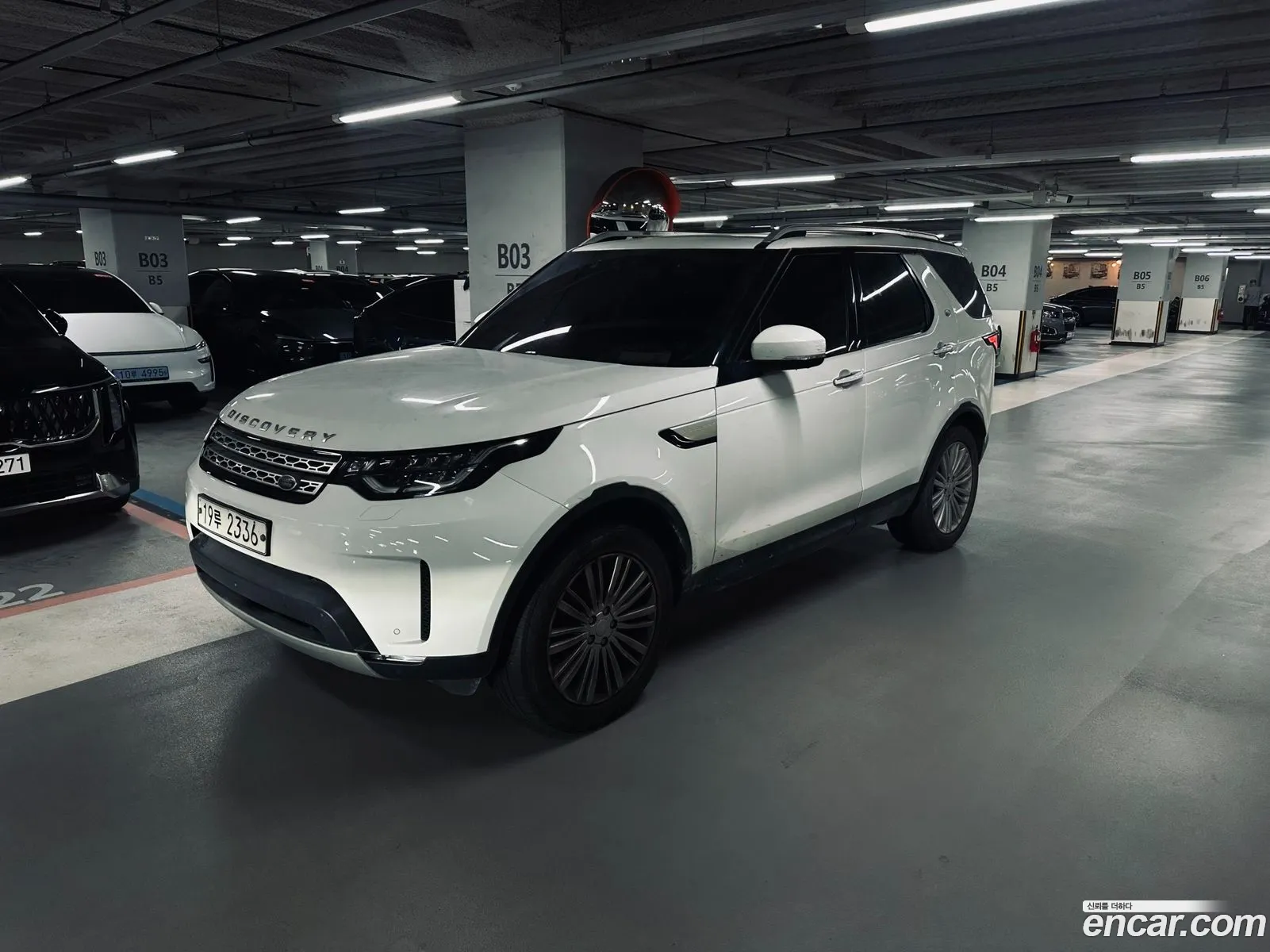 Land Rover Discovery 5 2017 — 4