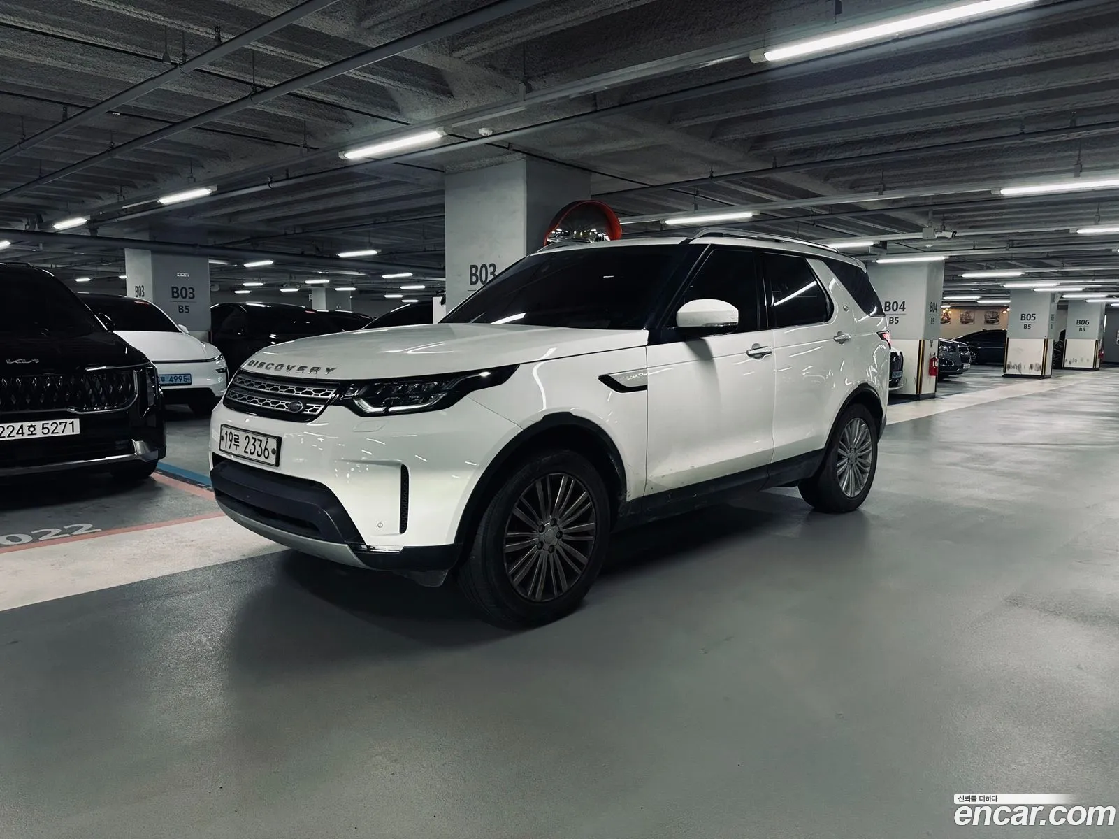 Land Rover Discovery 5 2017 — 18