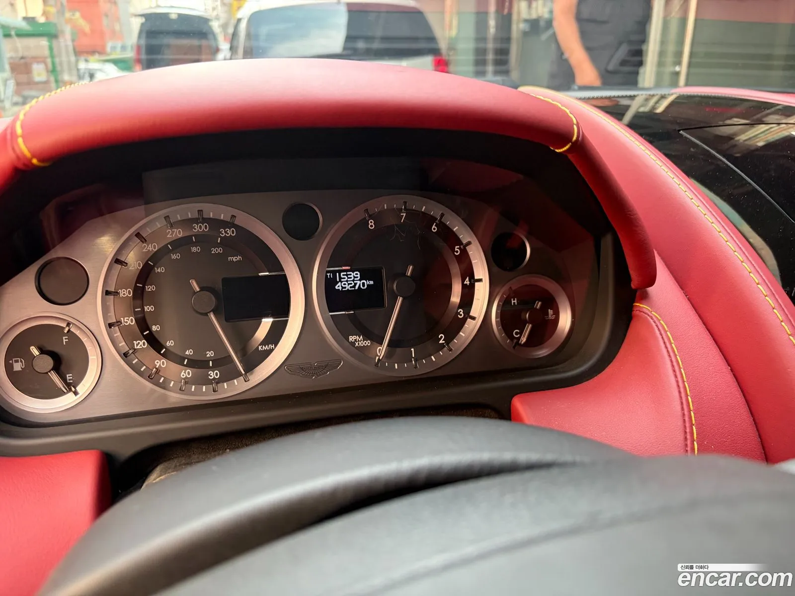 Aston Martin V8 Vantage 2016 — 3
