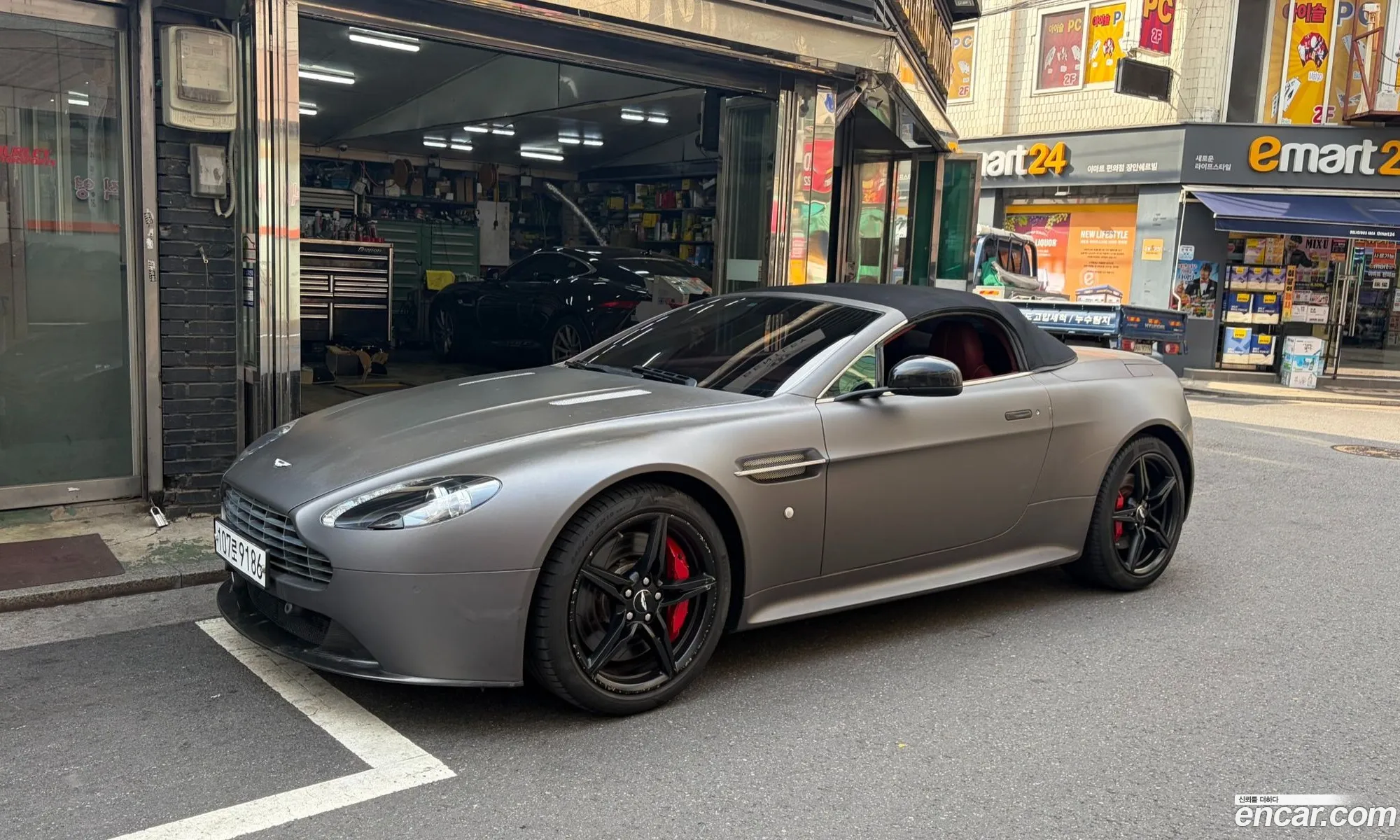 Aston Martin V8 Vantage 2016 — 8