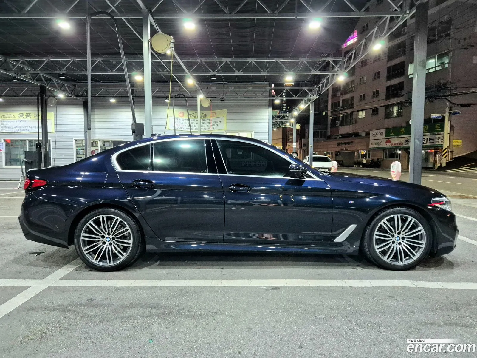 BMW 5 Series 2019 — 17