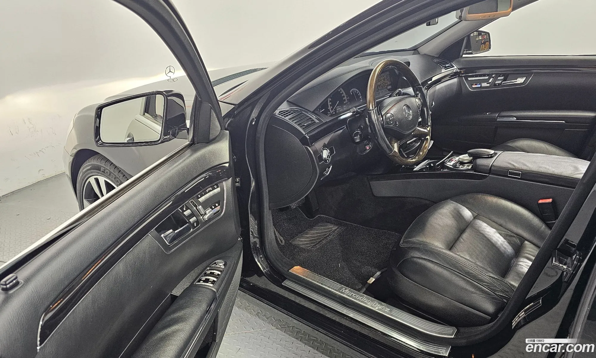 Mercedes-Benz S-Class W221 2012 — 18