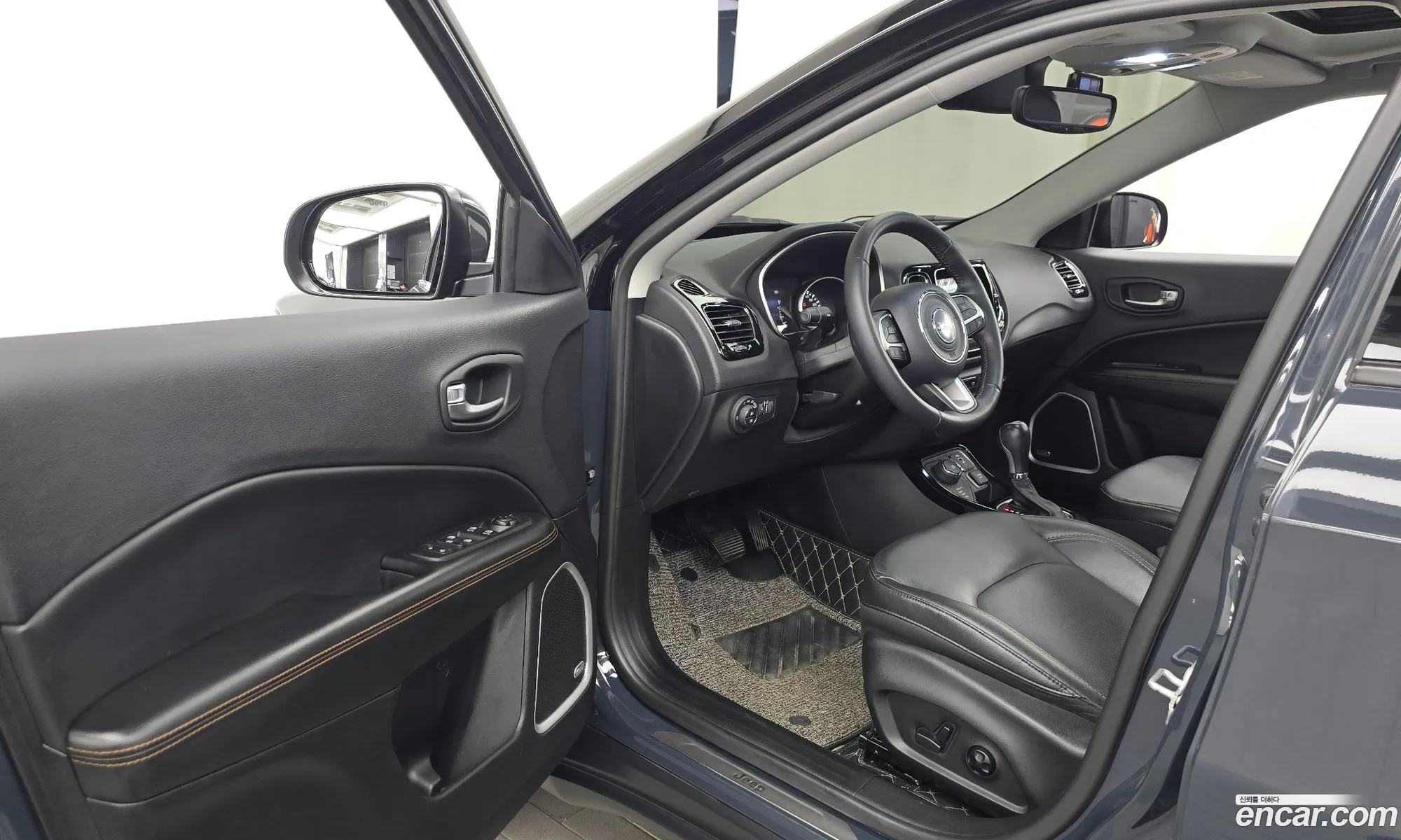 Jeep Compass 2018 3C4NJDCB4JT396705 — 16