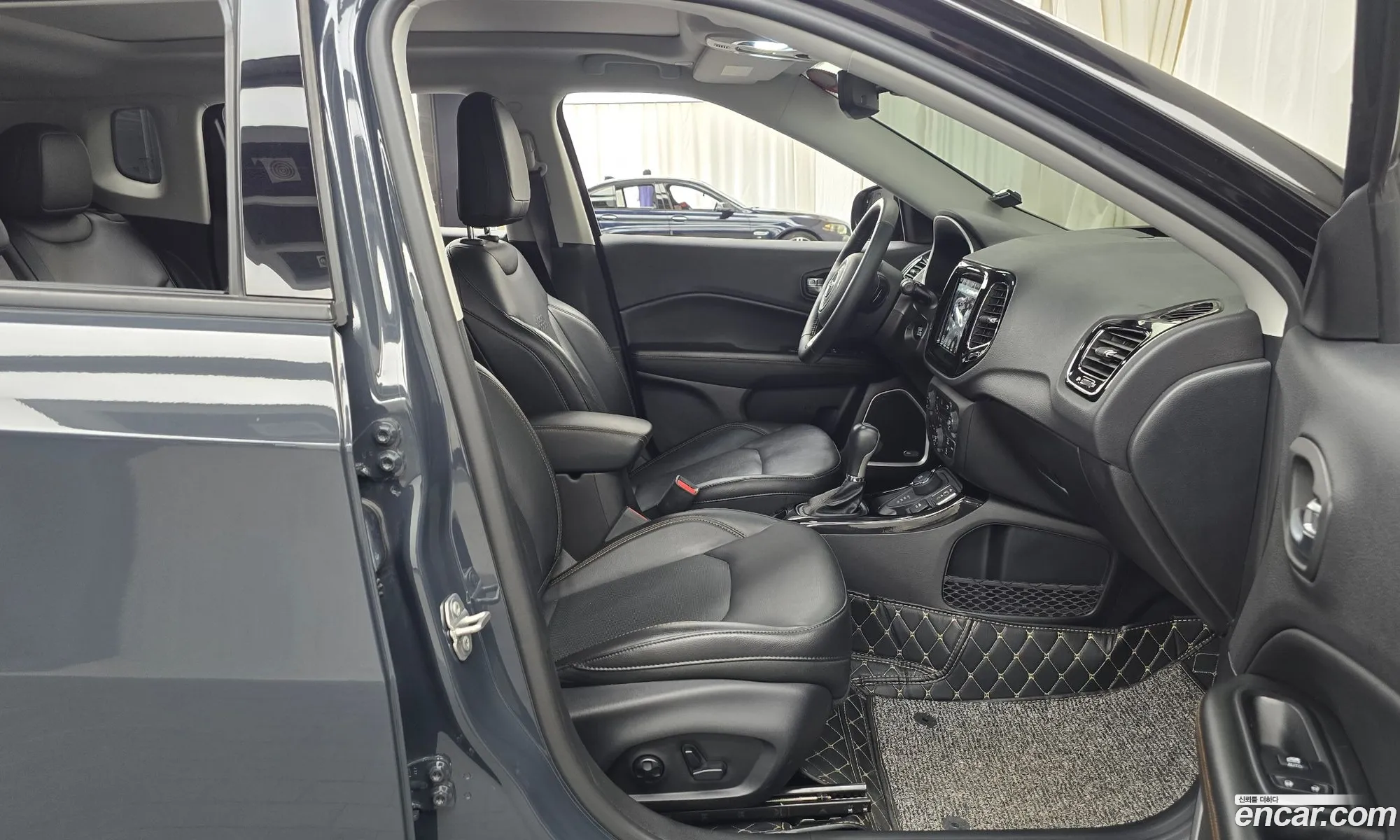 Jeep Compass 2018 3C4NJDCB4JT396705 — 13