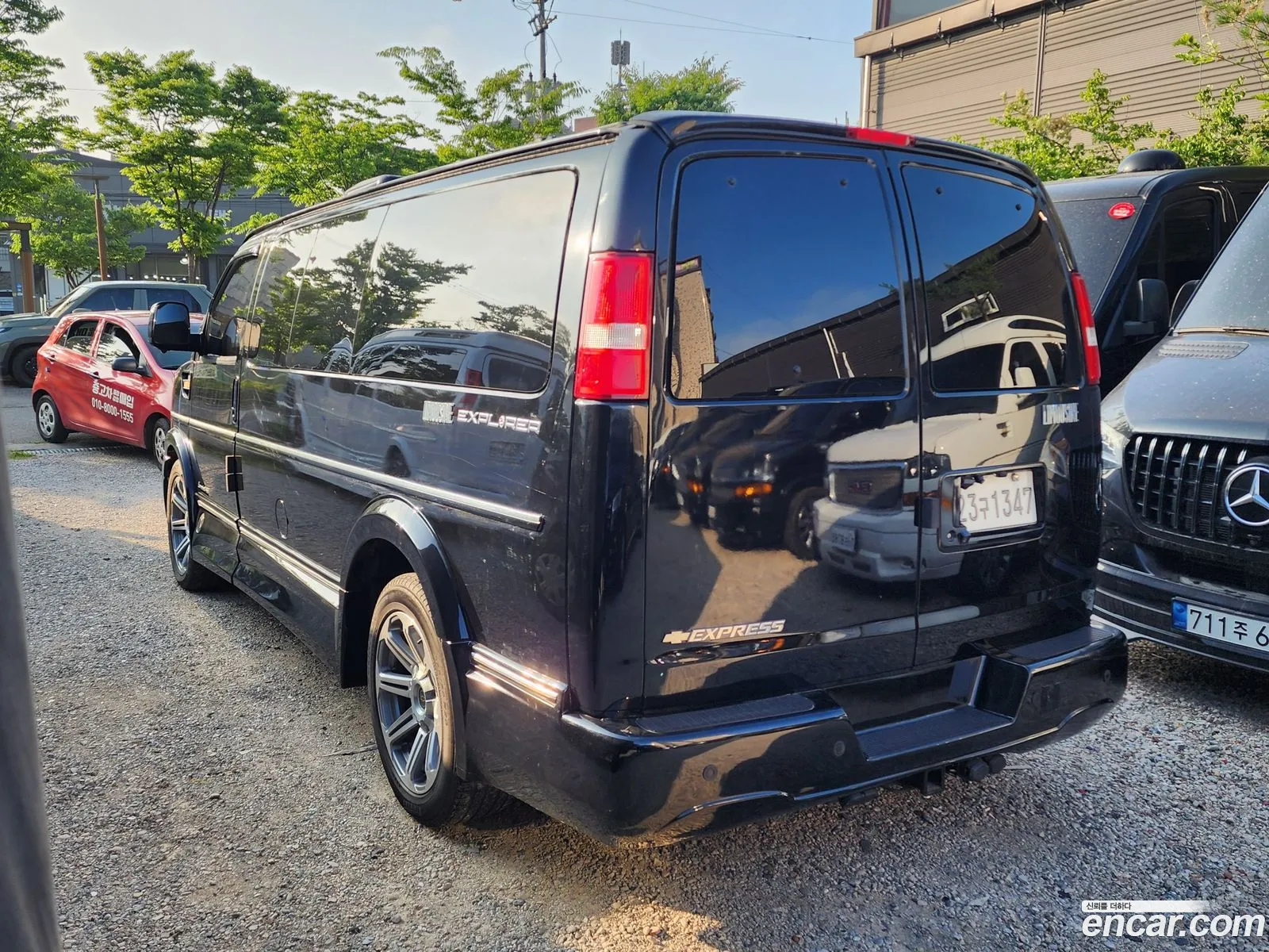 Chevrolet Express Van 2019 — 17
