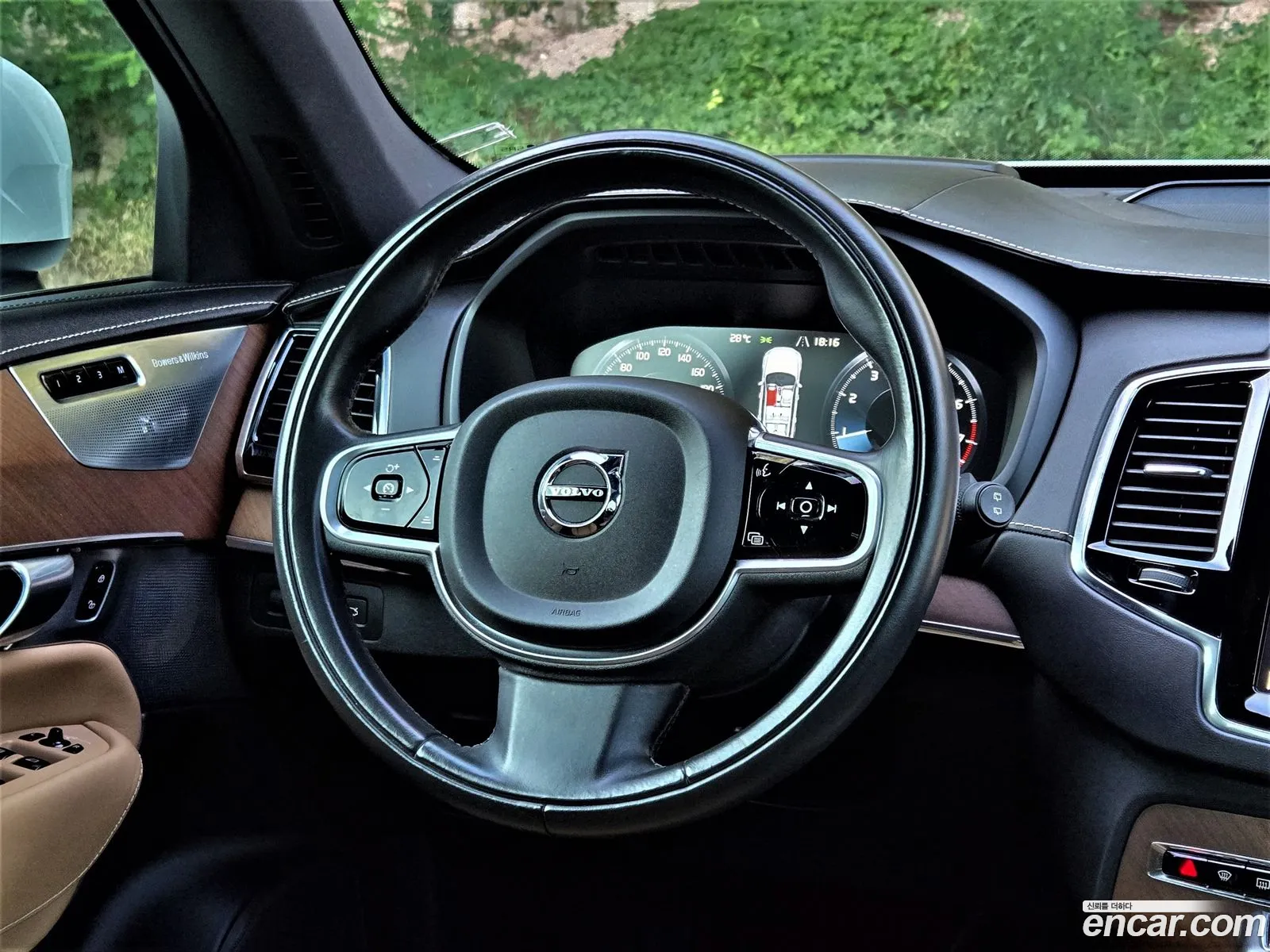 Volvo XC90 2017 — 10