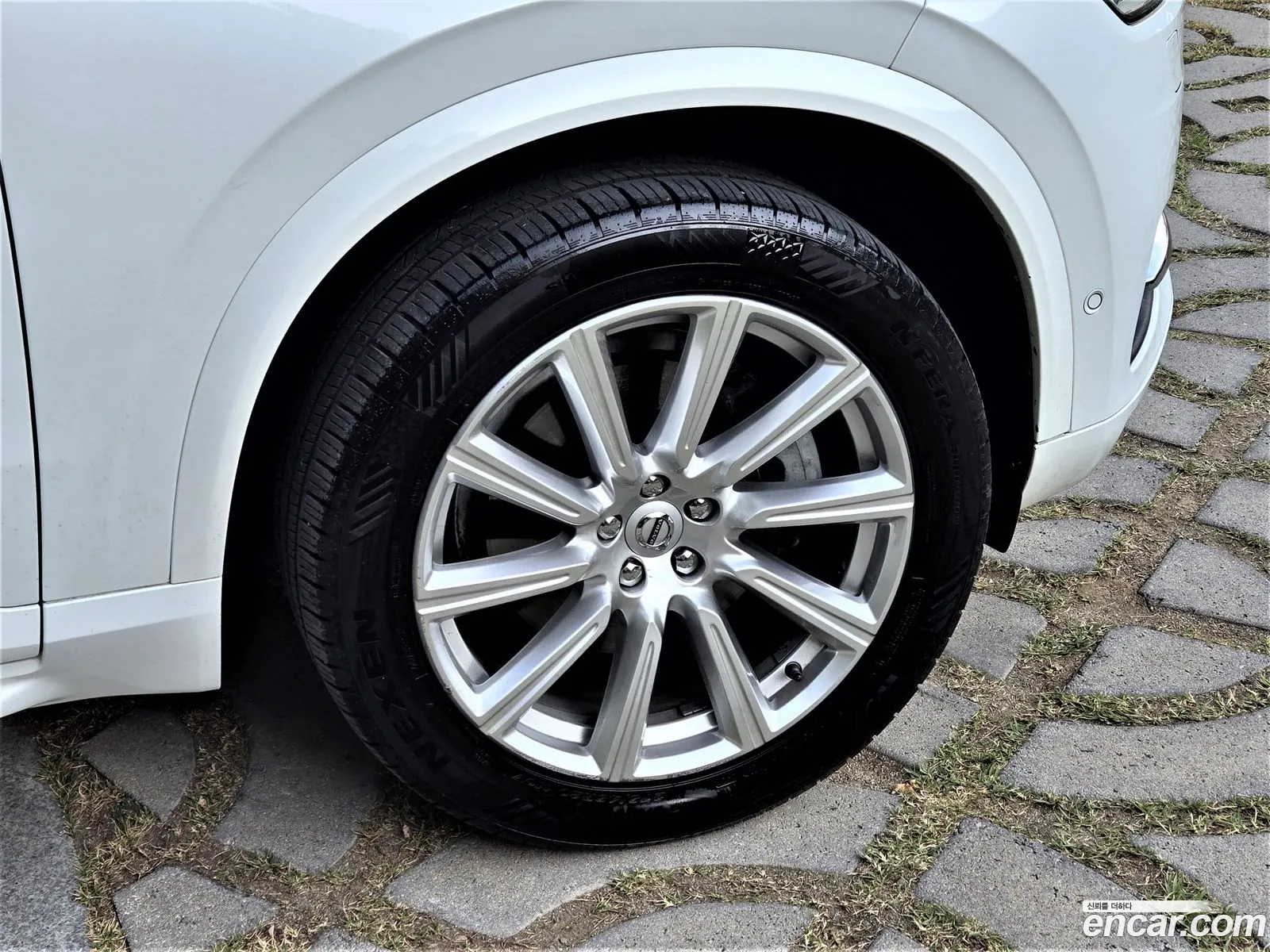 Volvo XC90 2017 — 8
