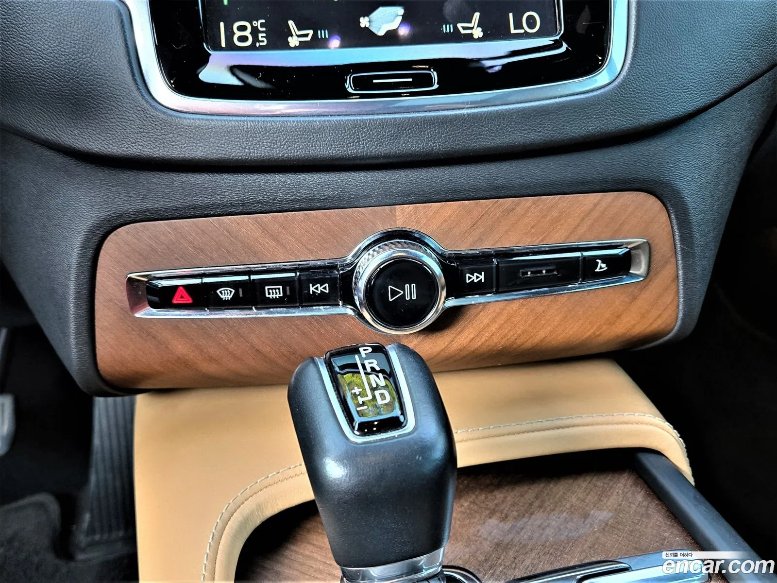 Volvo XC90 2017 — 11