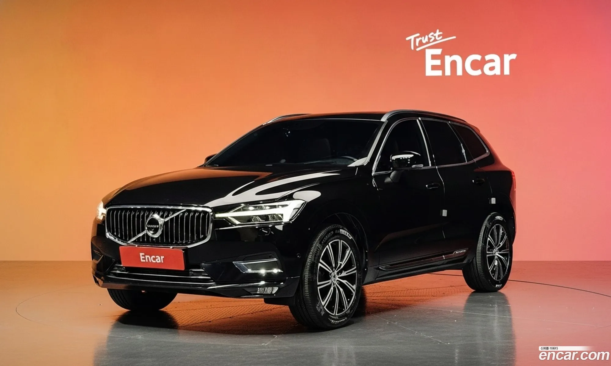 Volvo XC60 2018 YV1UZA22CK1215977 — 18