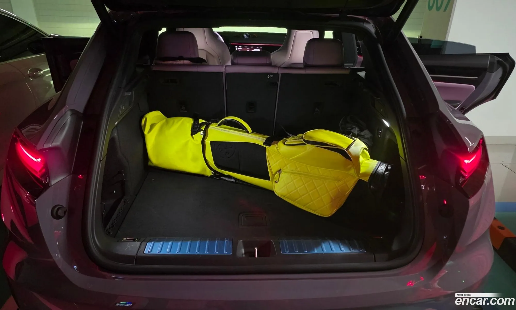 Porsche Macan EV