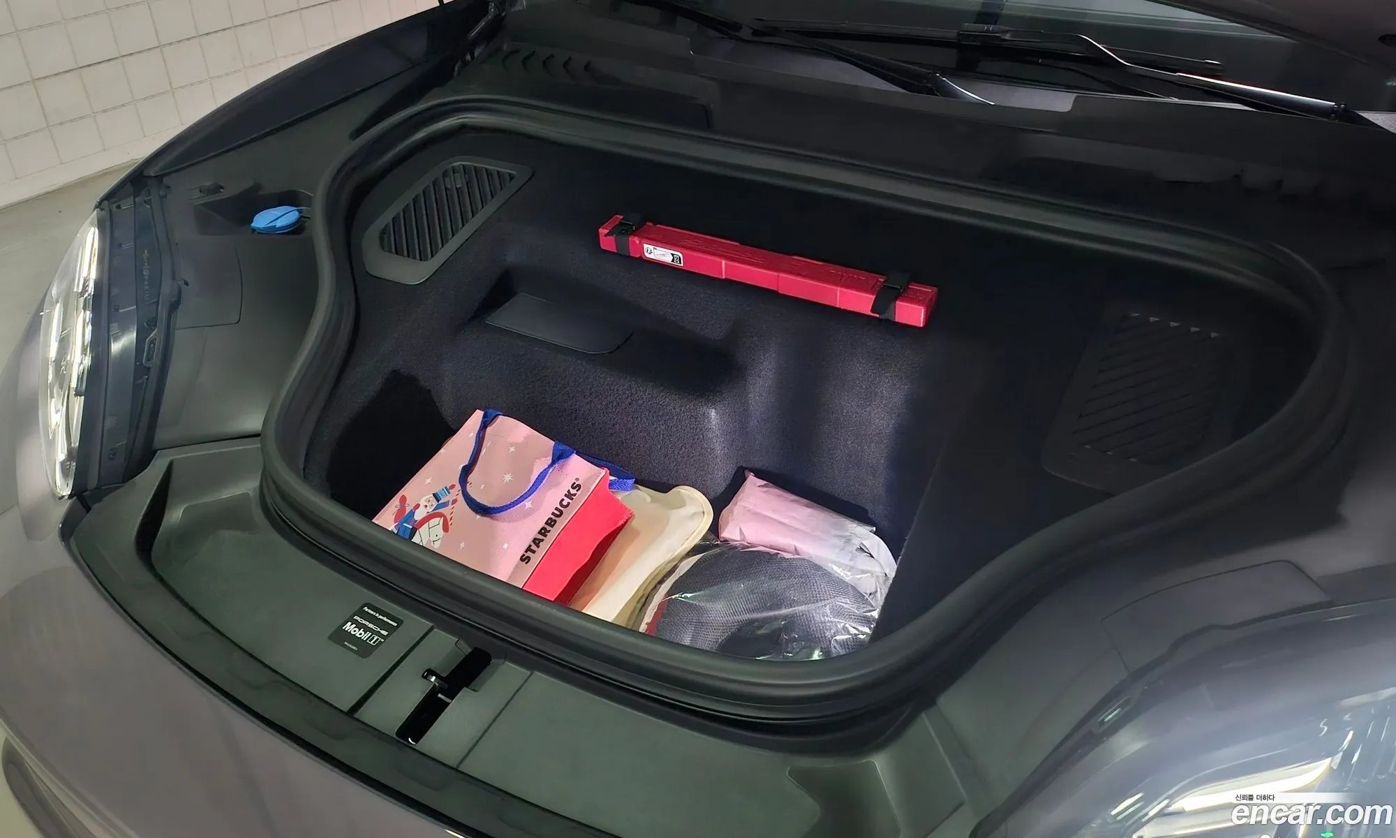Porsche Macan EV 2025 — 4