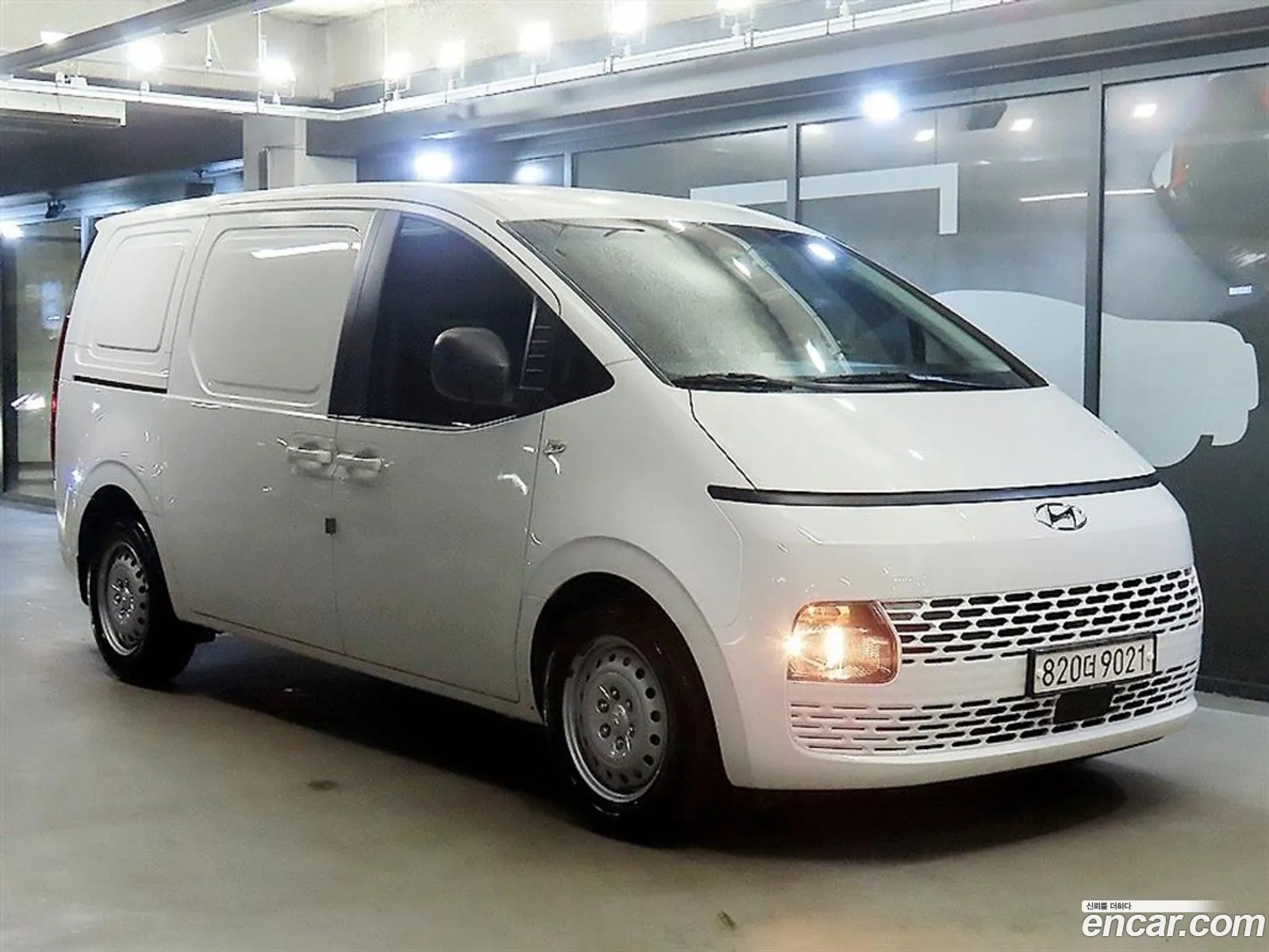 Hyundai Staria 2022 — 3