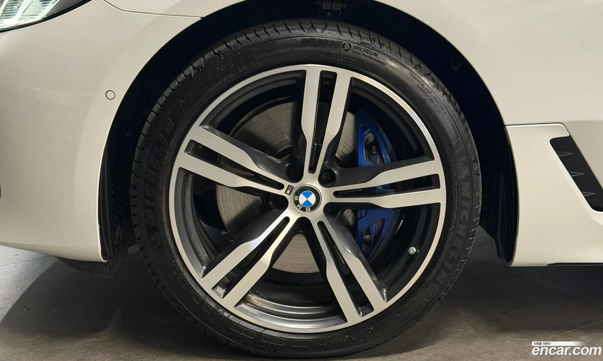 BMW 6 Series GT 2024 — 6