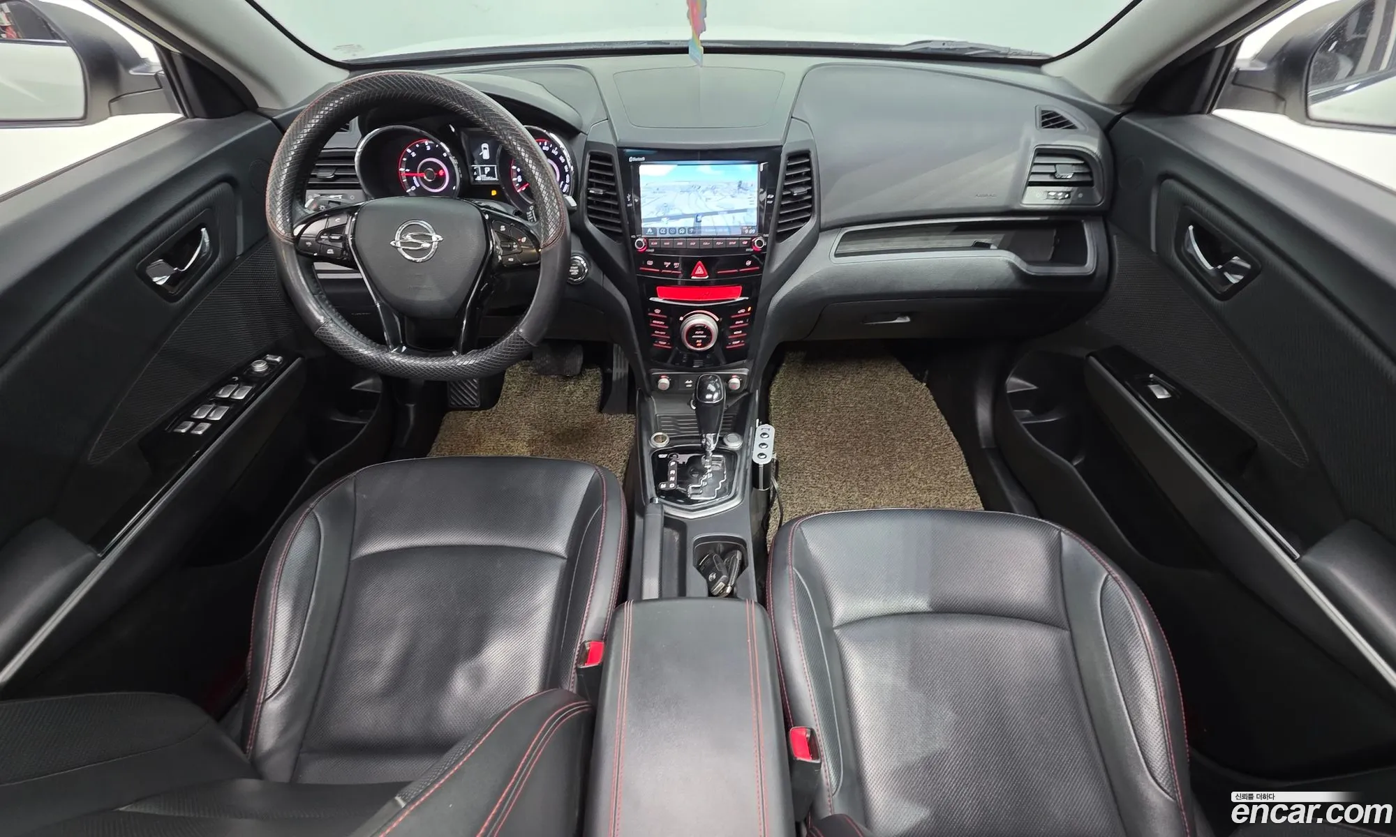 KG Mobility (SsangYong) Tivoli Air 2016 — 3