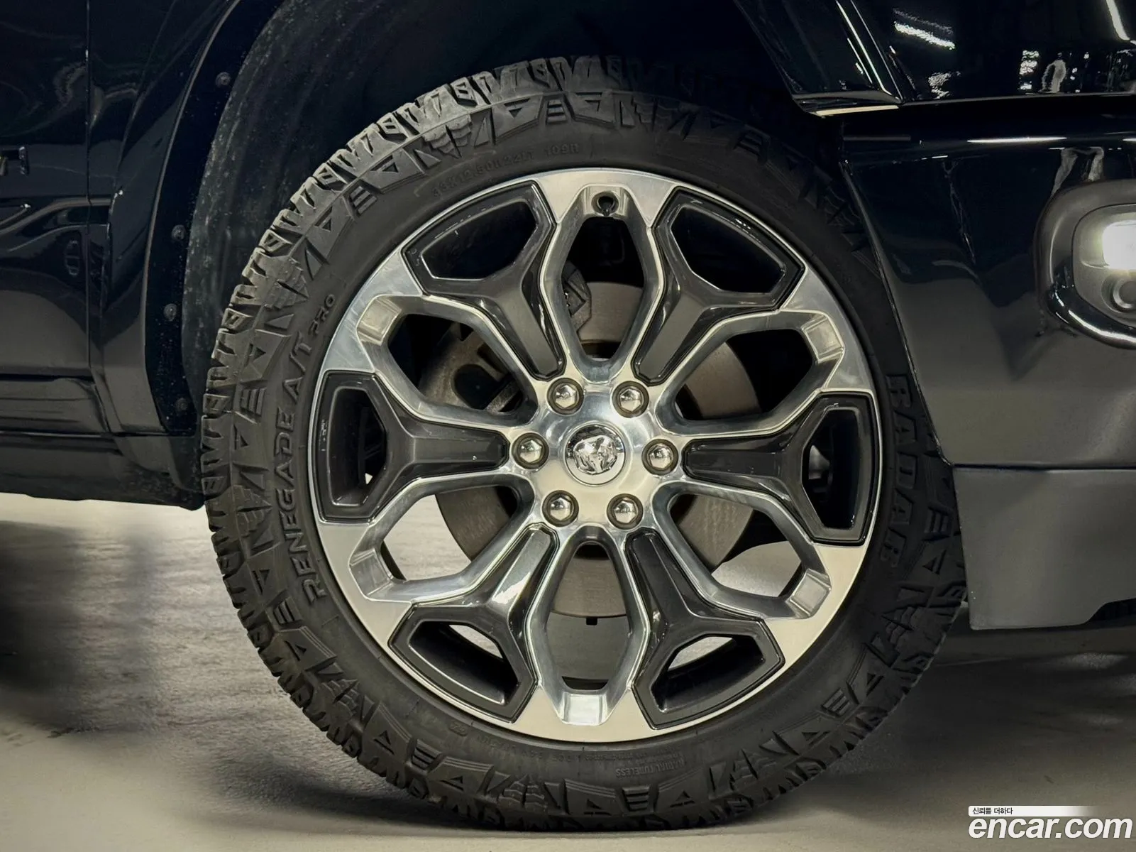 Dodge Ram Pickup 2020 — 16