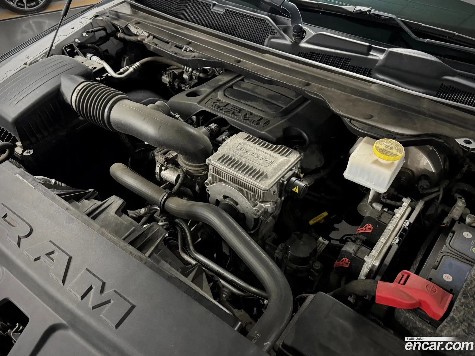 Dodge Ram Pickup 2020 — 4