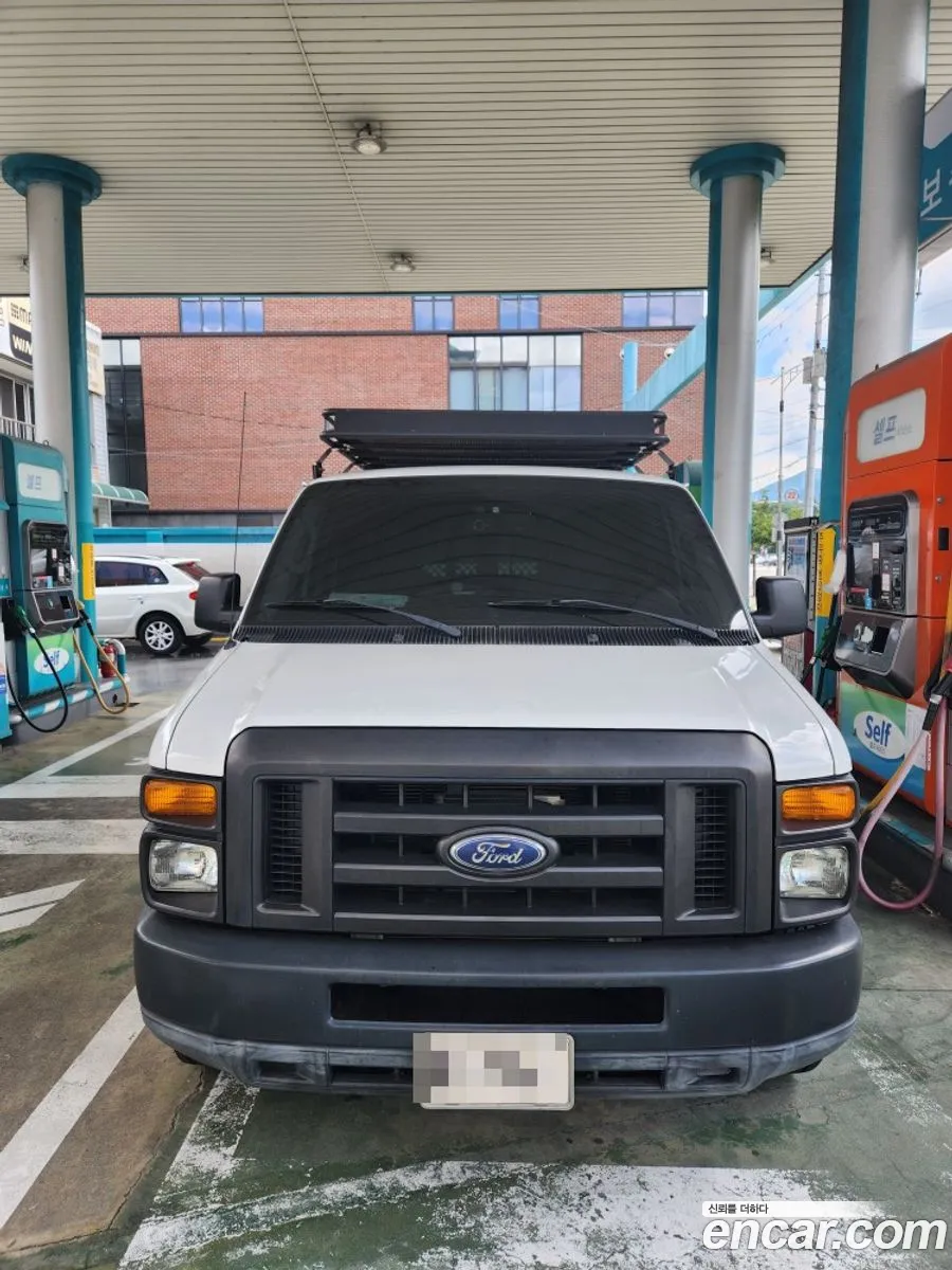 Ford E-Series 2011 — 2