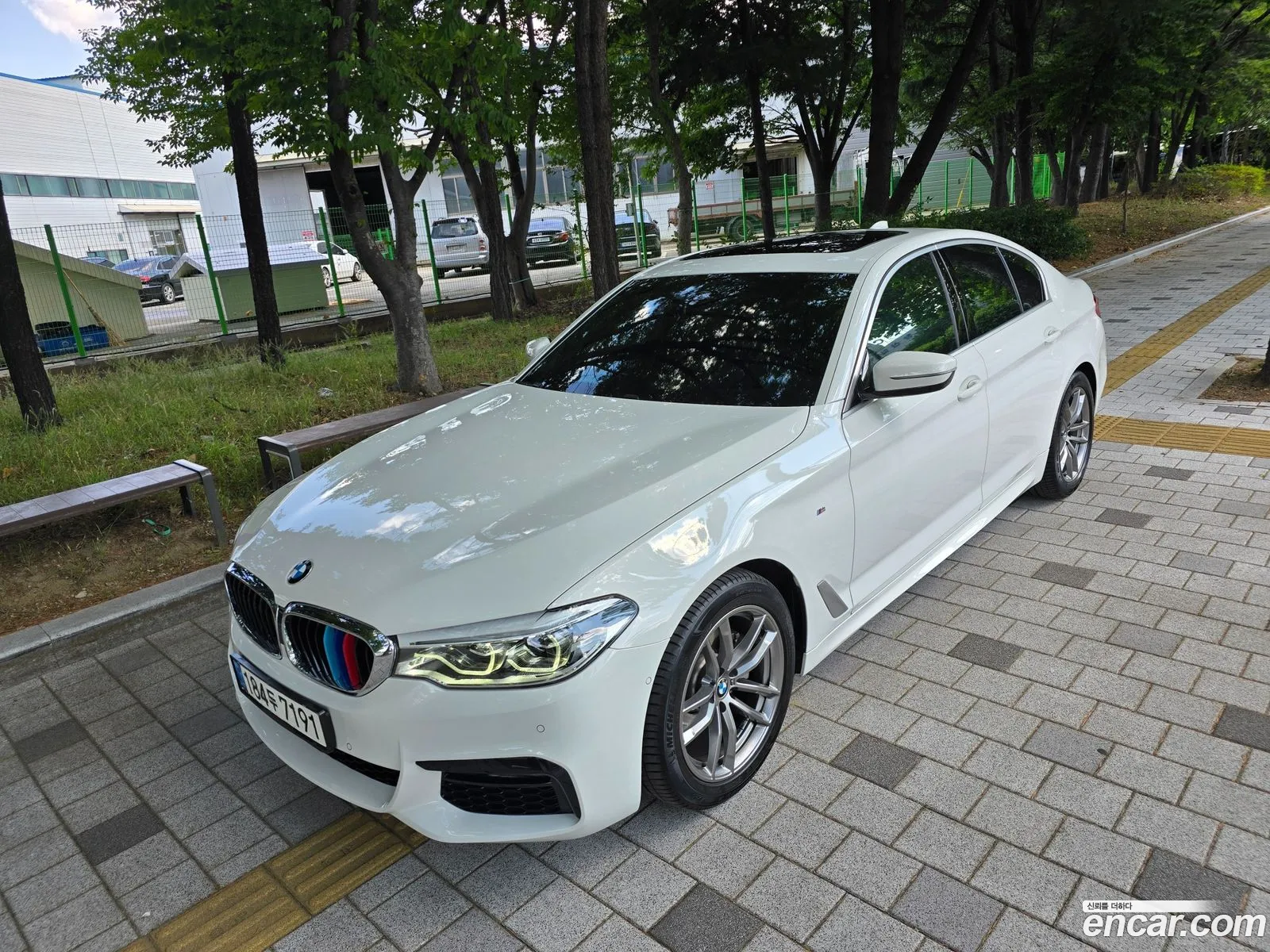BMW 5 Series 2020 — 17