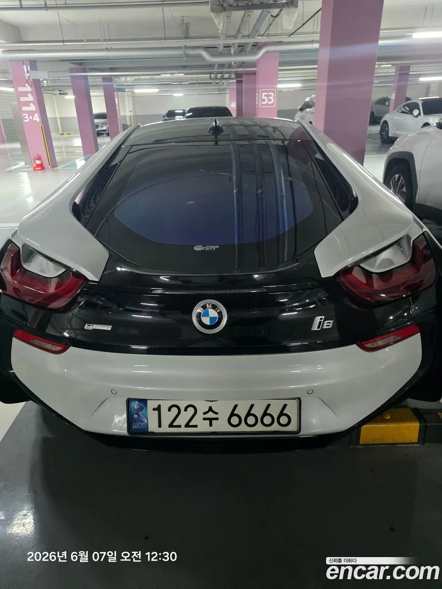 BMW i8