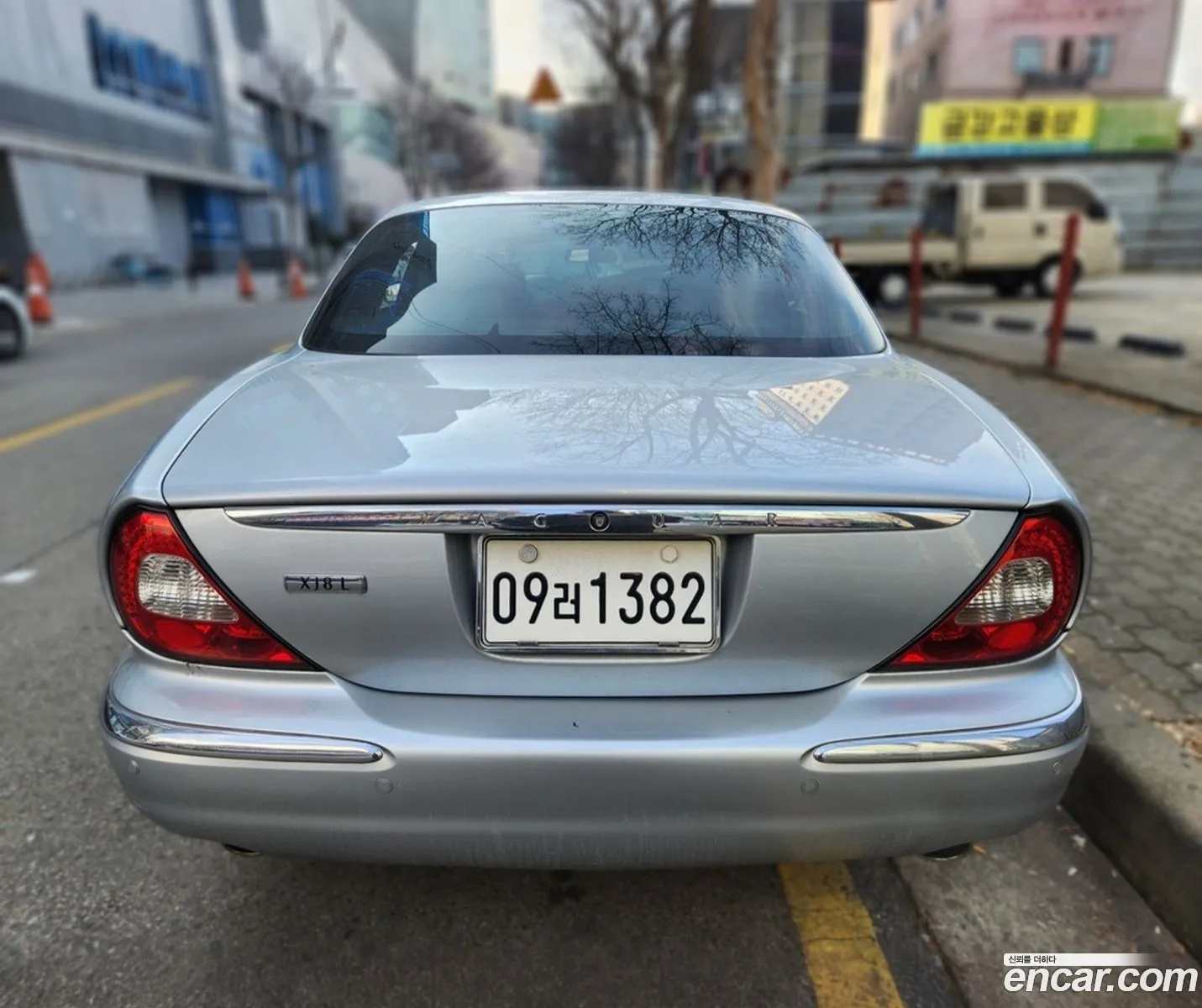 Jaguar XJ8