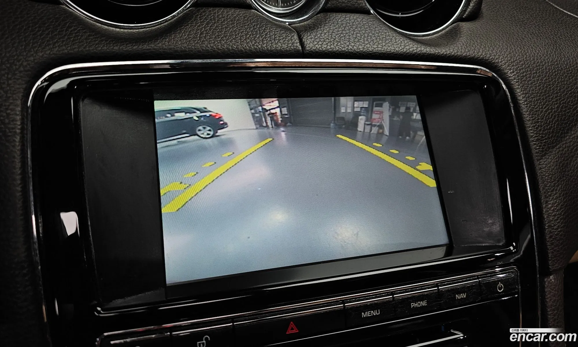 Jaguar XJ 2014 SAJAA10S2EPV70185 — 9
