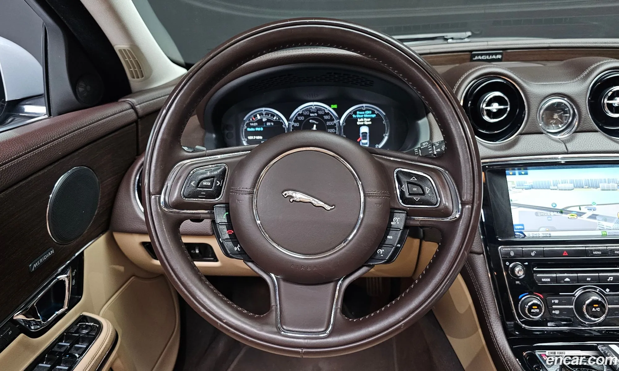 Jaguar XJ 2014 SAJAA10S2EPV70185 — 15