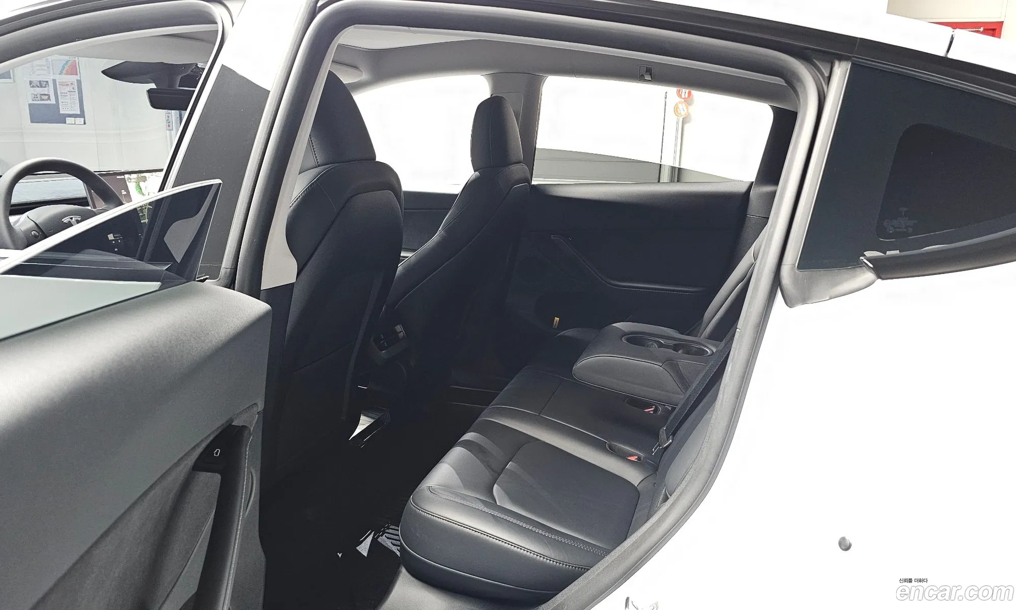 Tesla Model Y 2024 — 13