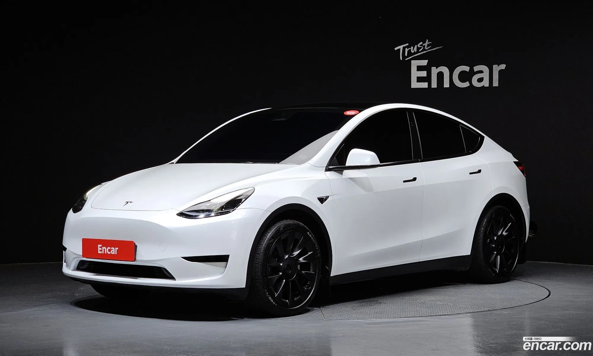 Tesla Model Y 2024 — 6
