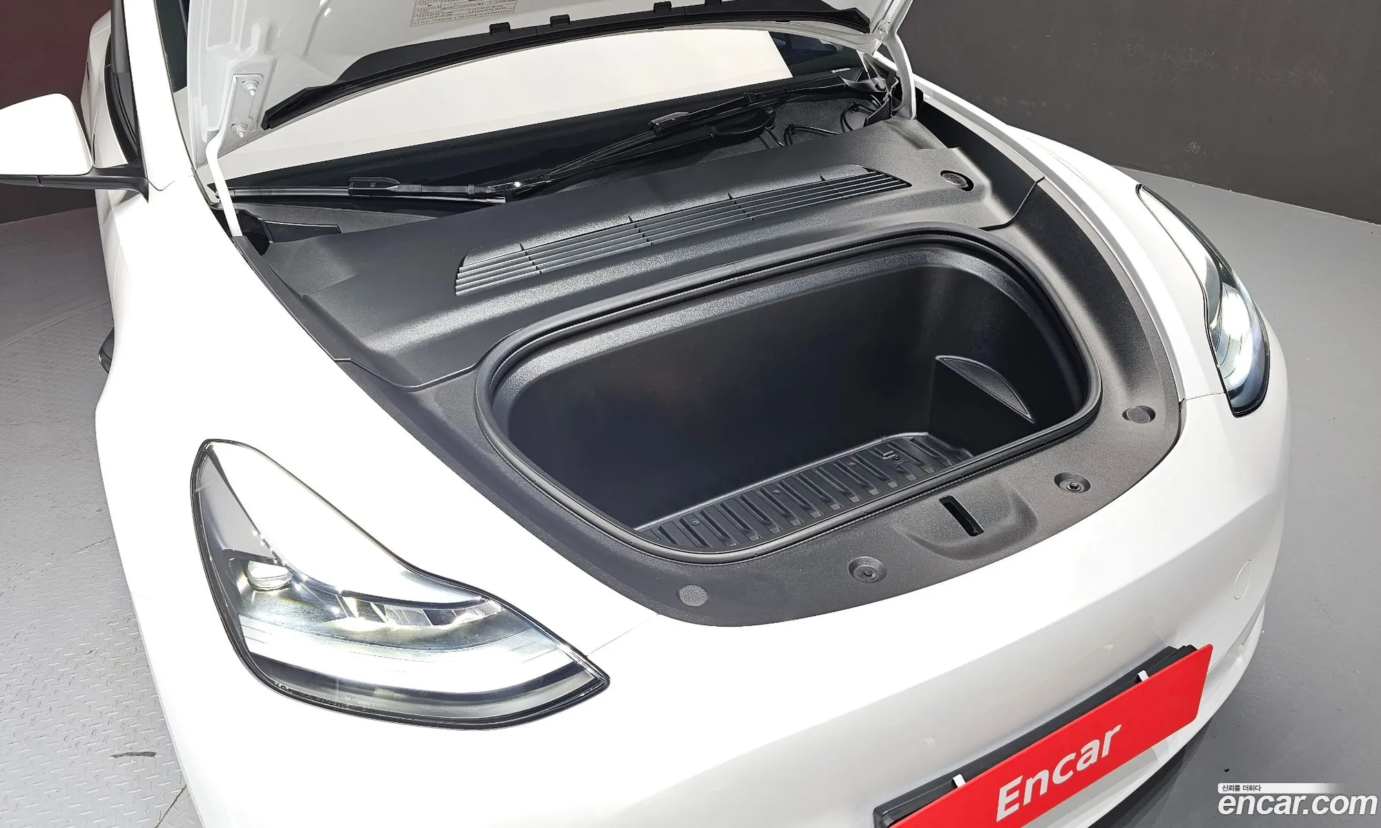 Tesla Model Y 2024 — 9