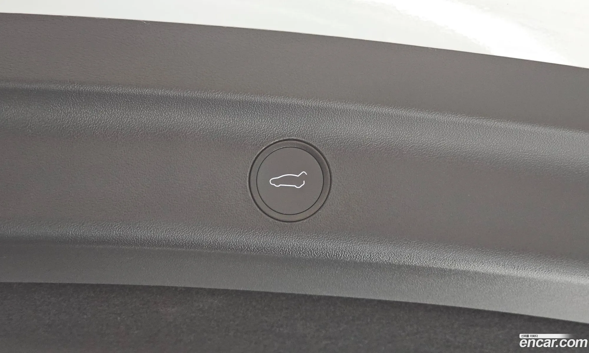 Tesla Model Y 2024 — 30