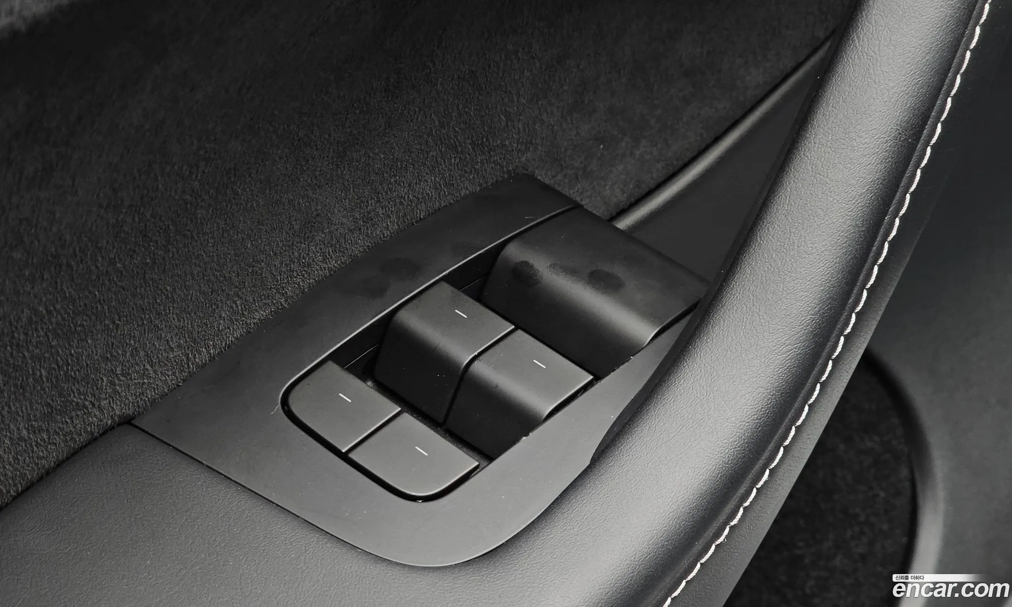 Tesla Model Y 2024 — 17
