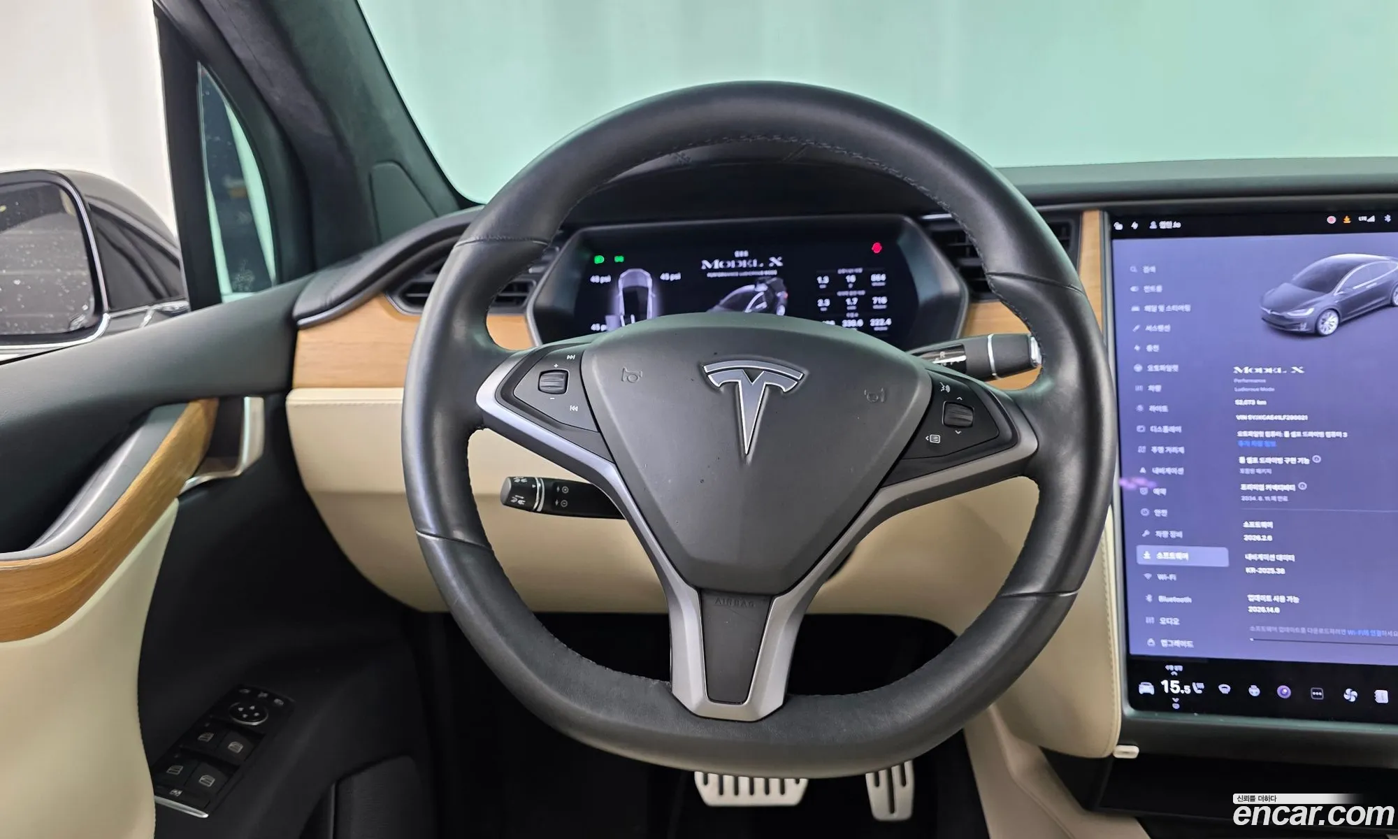 Tesla Model X 2020 — 31