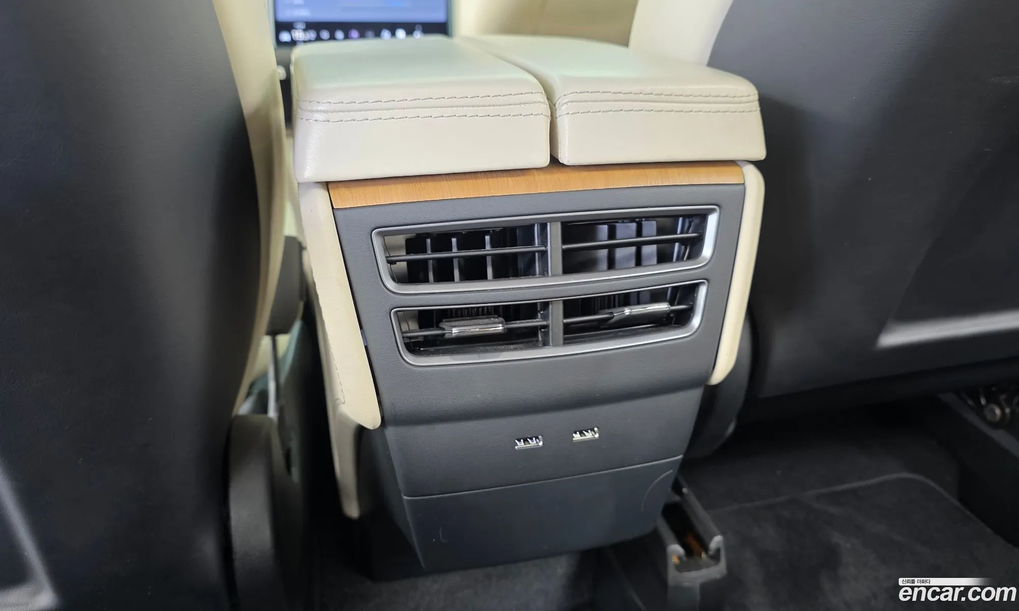 Tesla Model X 2020 — 23