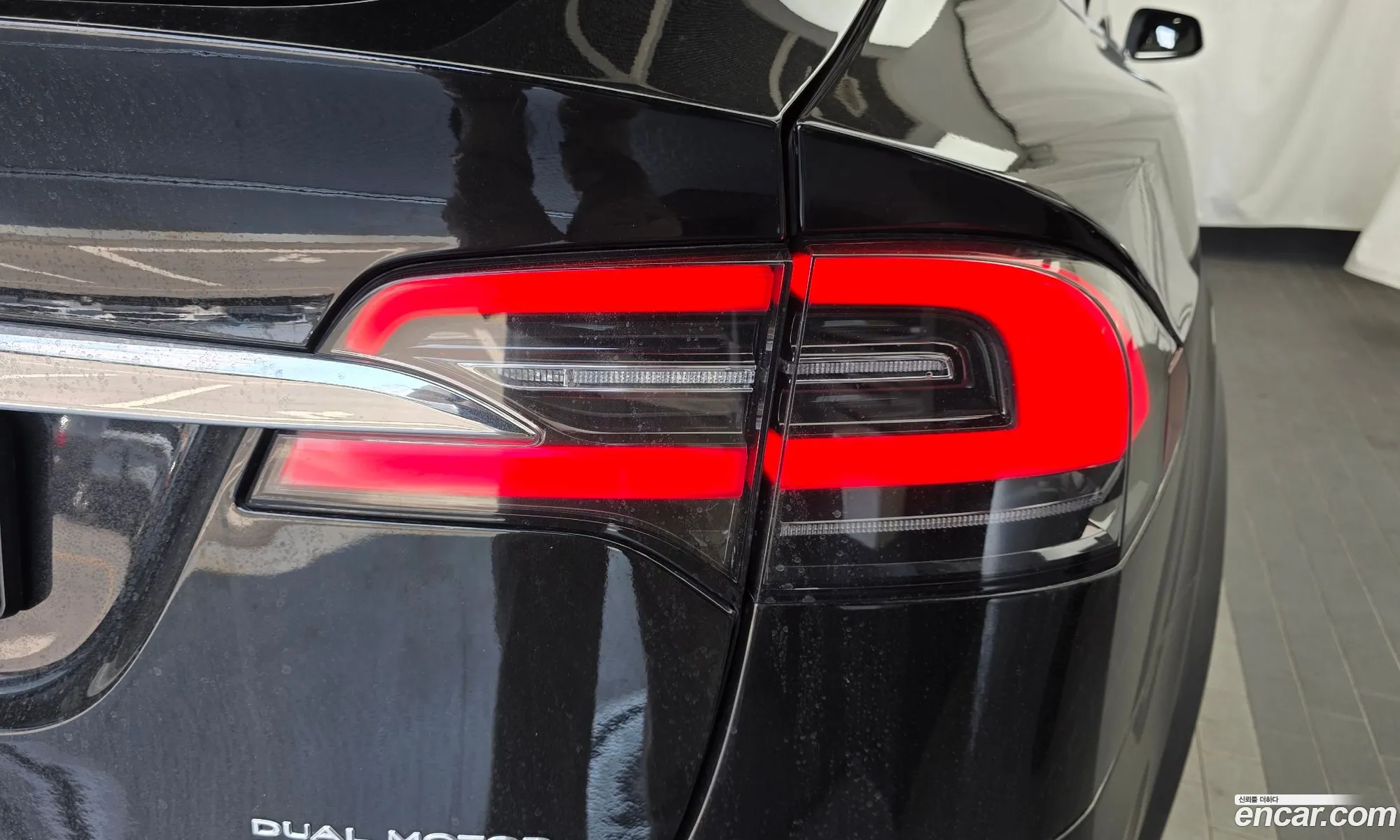 Tesla Model X 2020 — 18