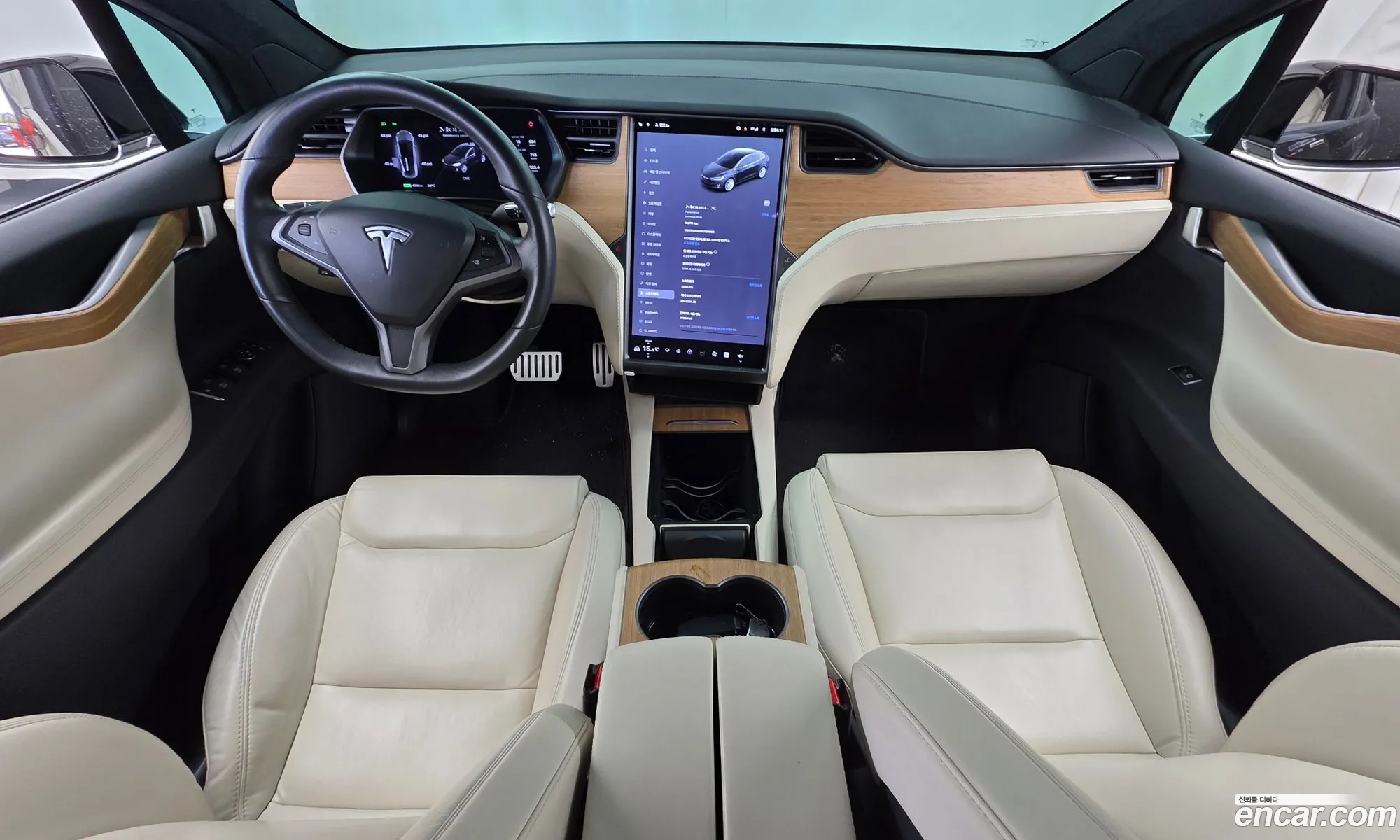 Tesla Model X 2020 — 22