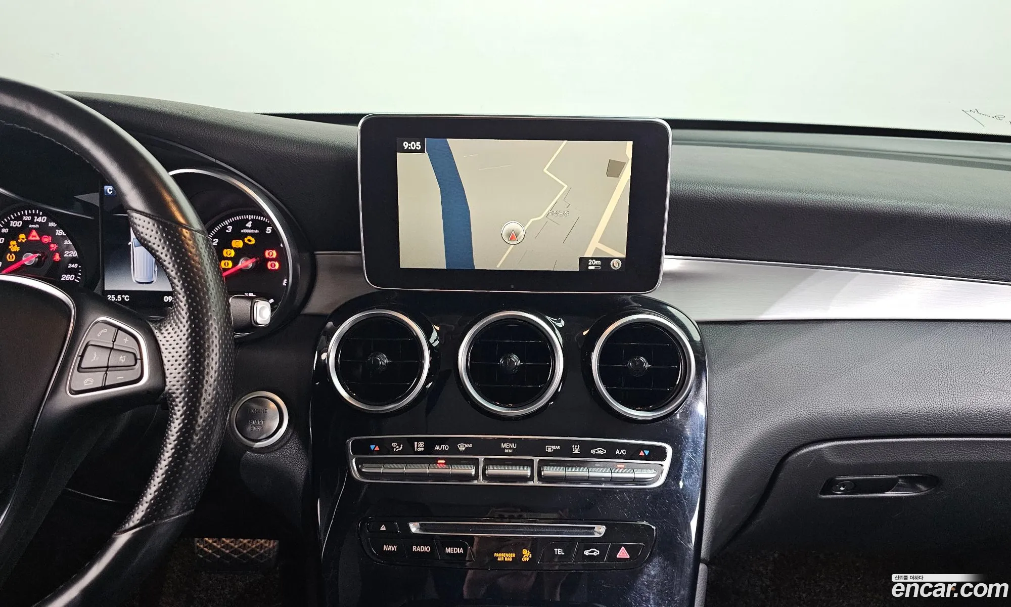 Mercedes-Benz GLC-Class X253 2018 — 26