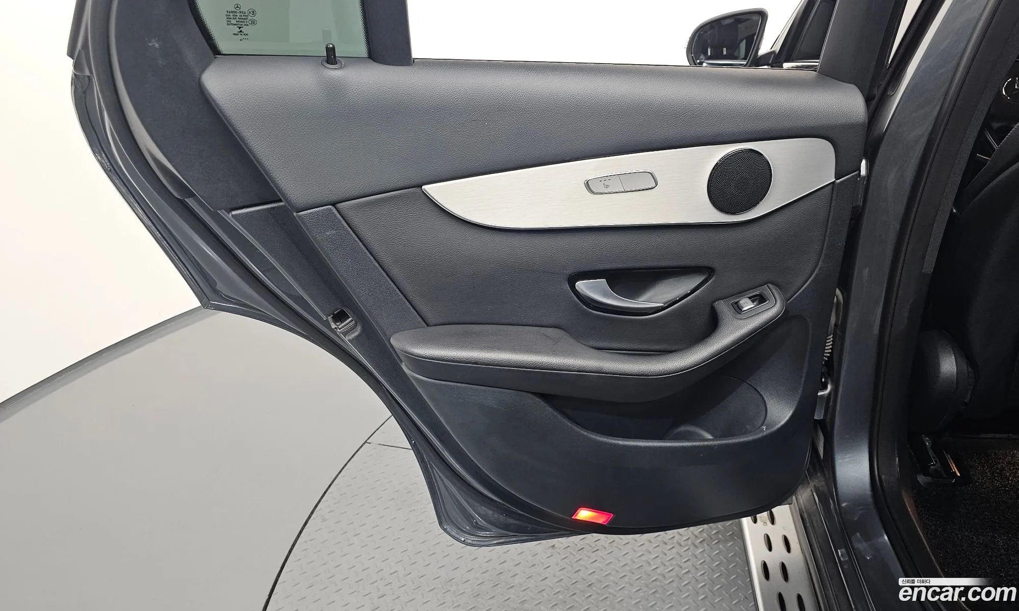 Mercedes-Benz GLC-Class X253 2018 — 24