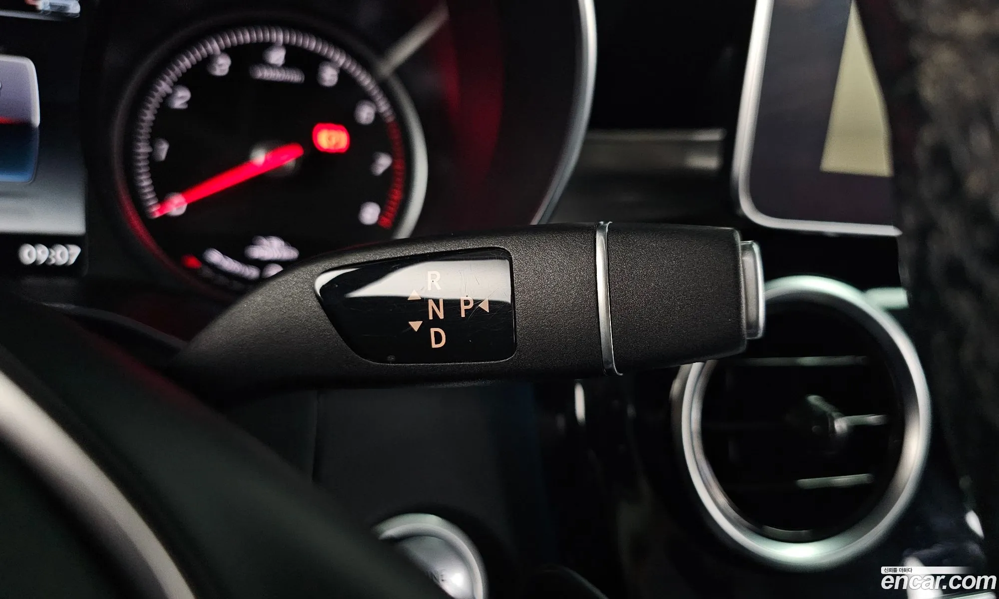 Mercedes-Benz GLC-Class X253 2018 — 27
