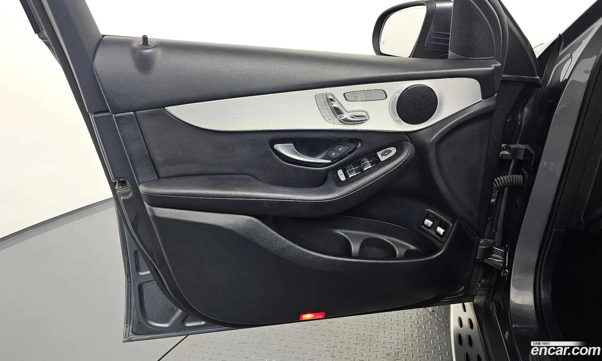 Mercedes-Benz GLC-Class X253 2018 — 31