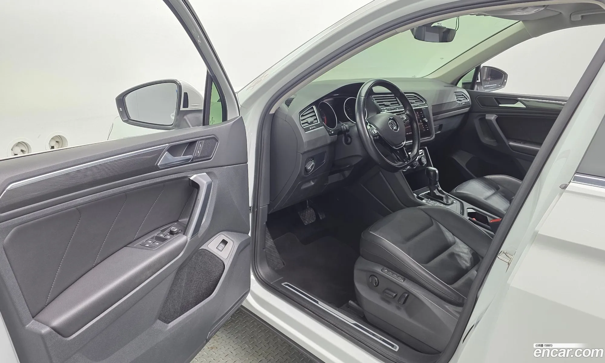 Volkswagen Tiguan 2020 — 12