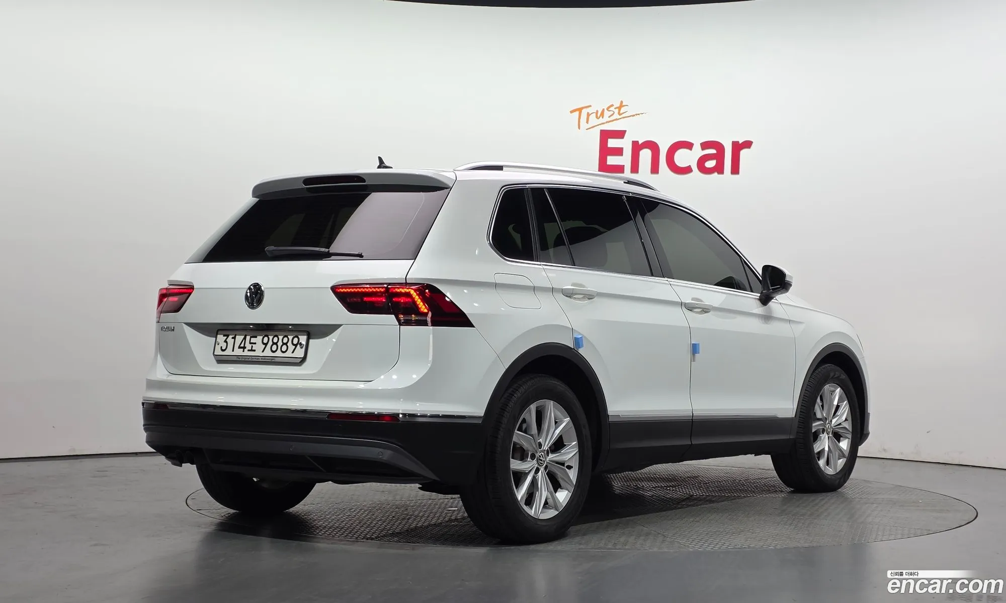 Volkswagen Tiguan 2020 — 24
