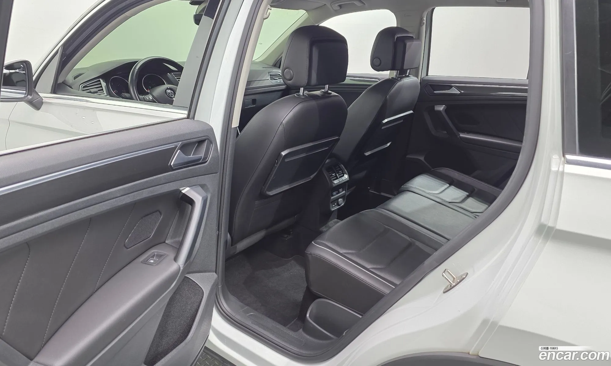 Volkswagen Tiguan 2020 — 14