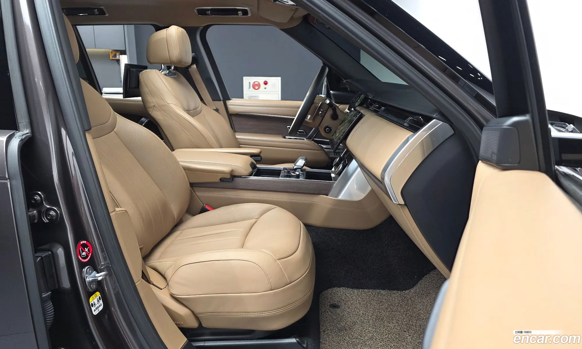 Land Rover Range Rover 2023 SSALKA9B72PA03065 — 42