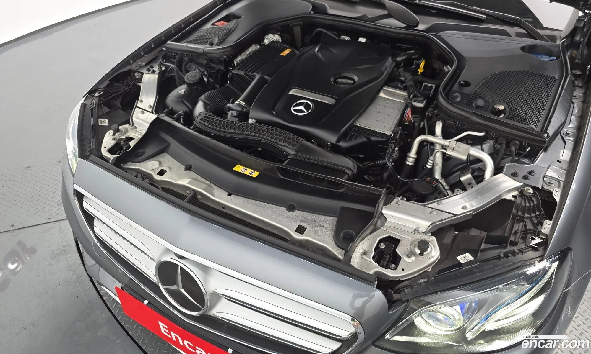 Mercedes-Benz E-Class W213 2017 WDDZF4KB3HA277247 — 31