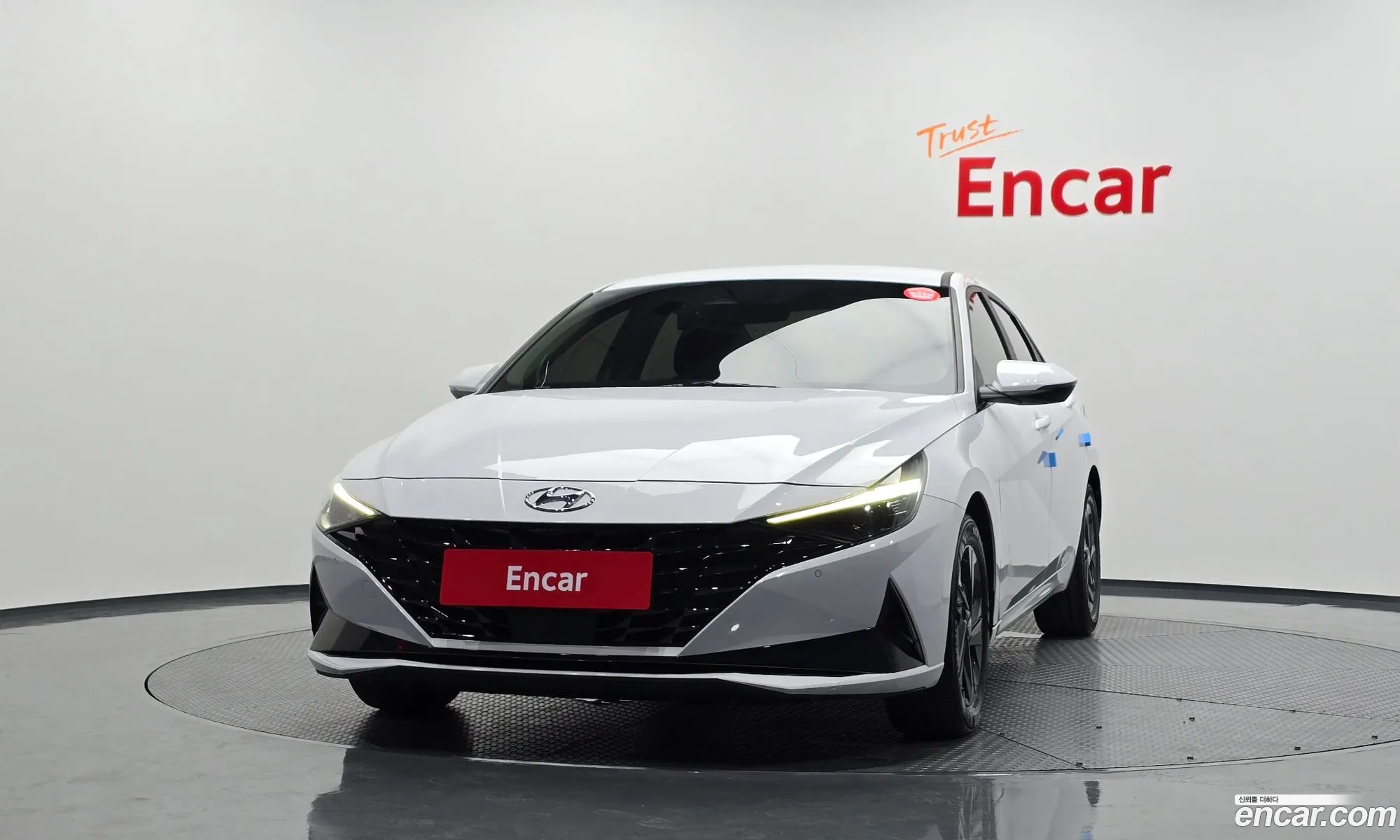 Hyundai Elantra Hybrid 2021 — 4
