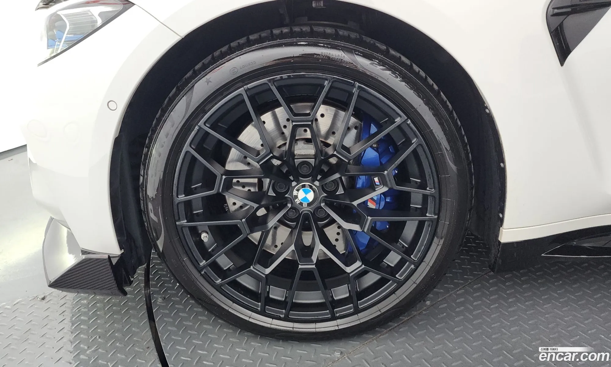 BMW M3 2023 — 17