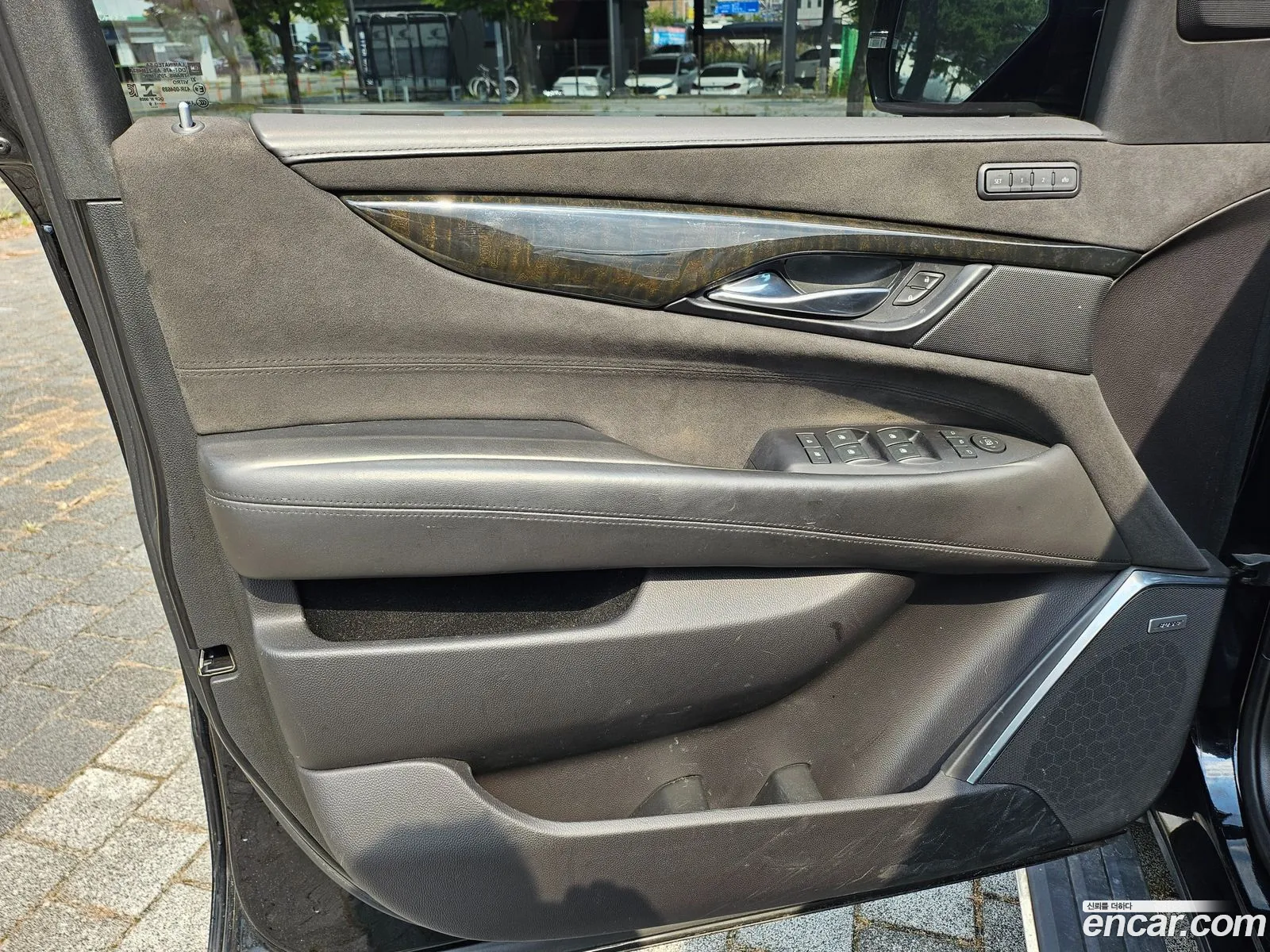 Cadillac Escalade 2019 — 3
