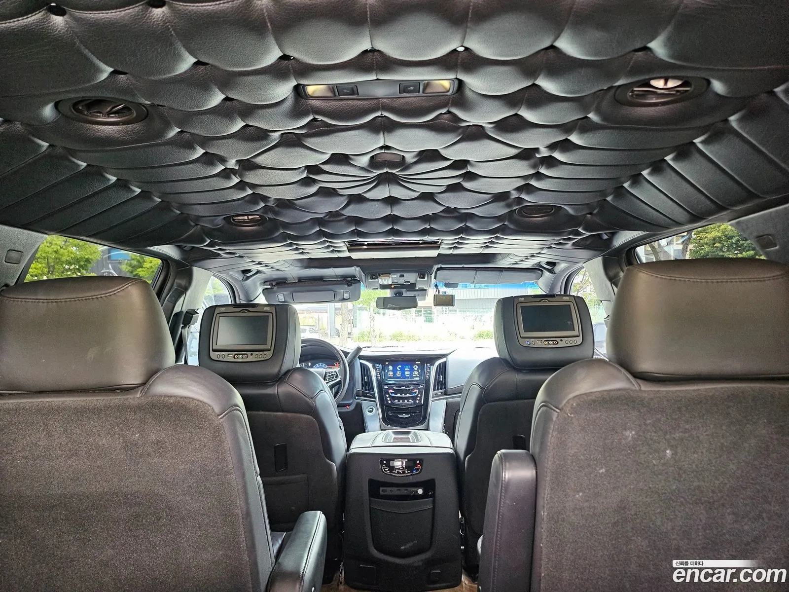 Cadillac Escalade 2019 — 12